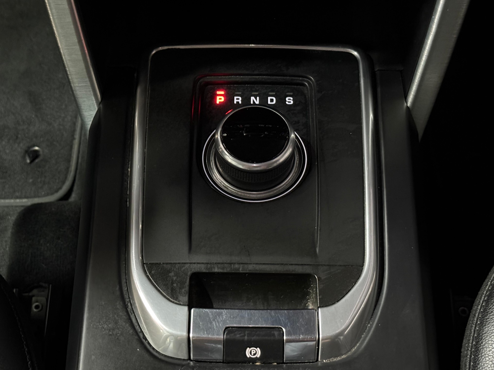 LAND ROVER Discovery Sport 2.0 TD4 Pure AT9-image-21