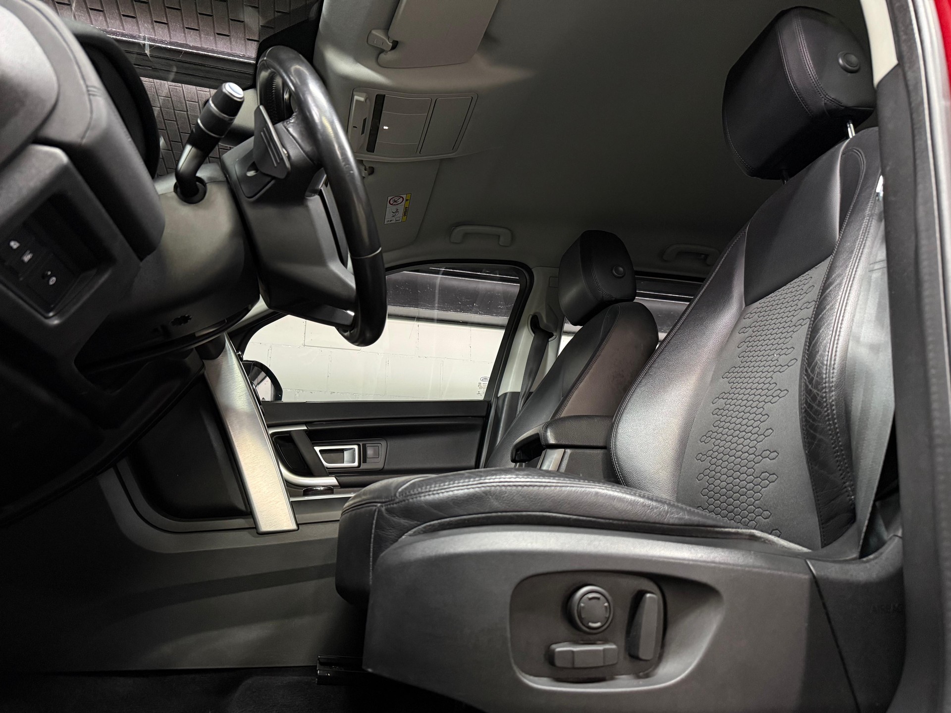 LAND ROVER Discovery Sport 2.0 TD4 Pure AT9-image-10