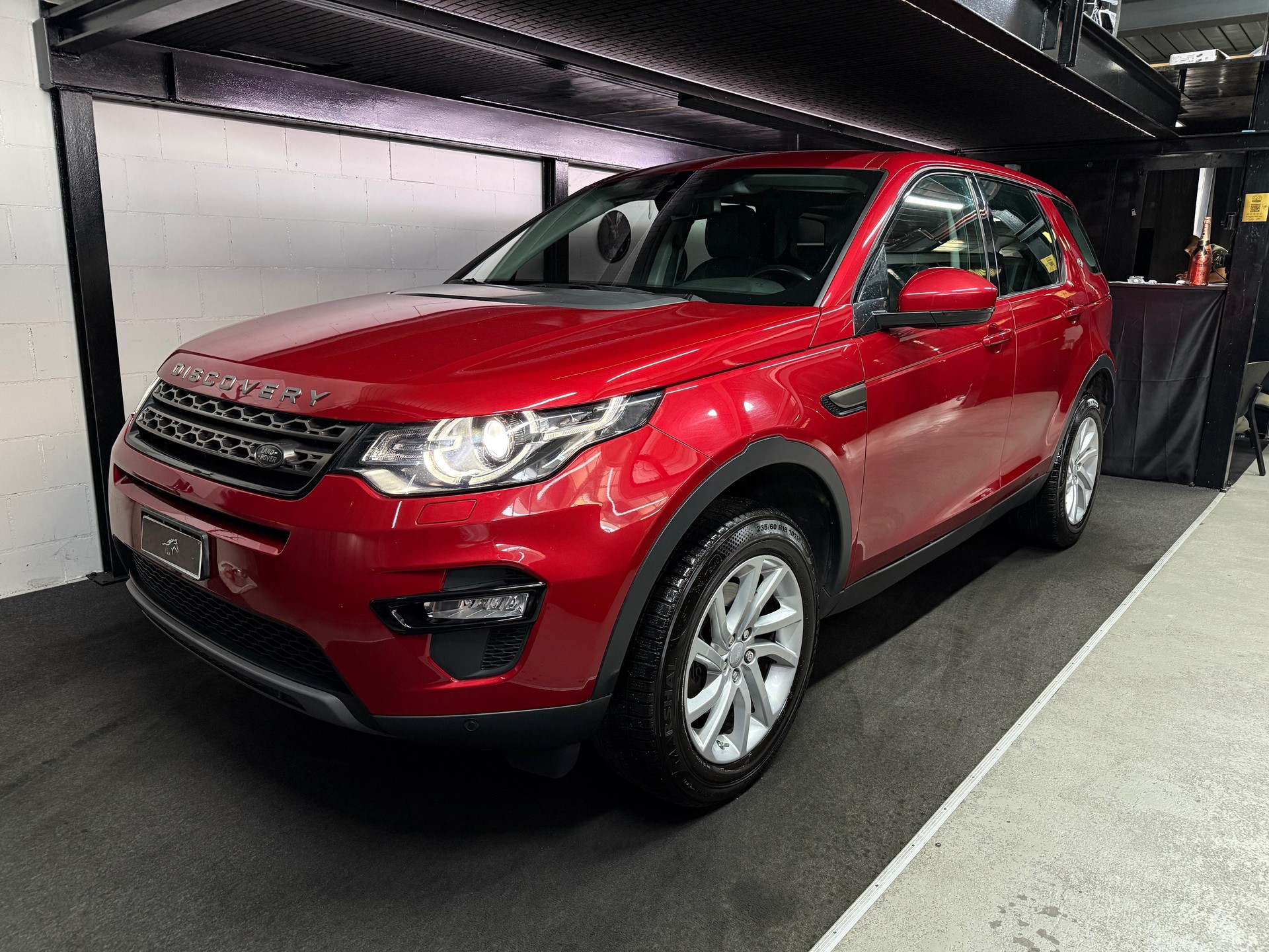 LAND ROVER Discovery Sport 2.0 TD4 Pure AT9-showroom-element-1