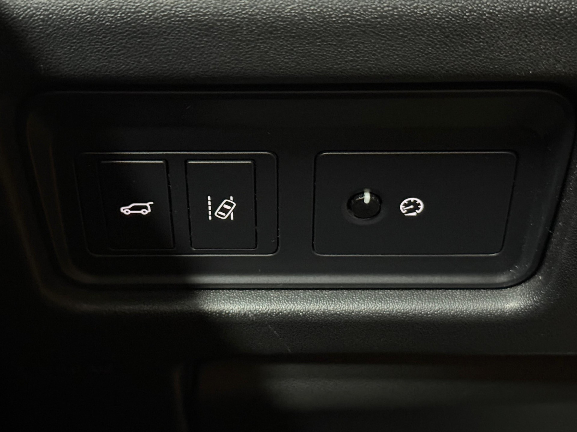 LAND ROVER Discovery Sport 2.0 TD4 Pure AT9-image-17