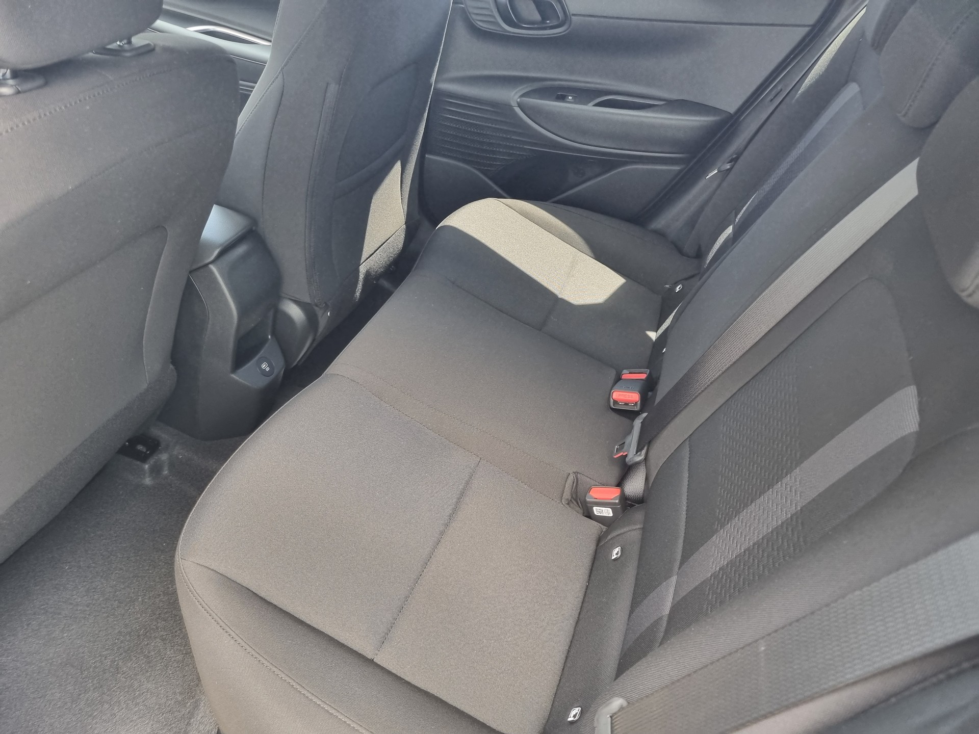 HYUNDAI i20 1.0 T-GDi Amplia DCT-image-8