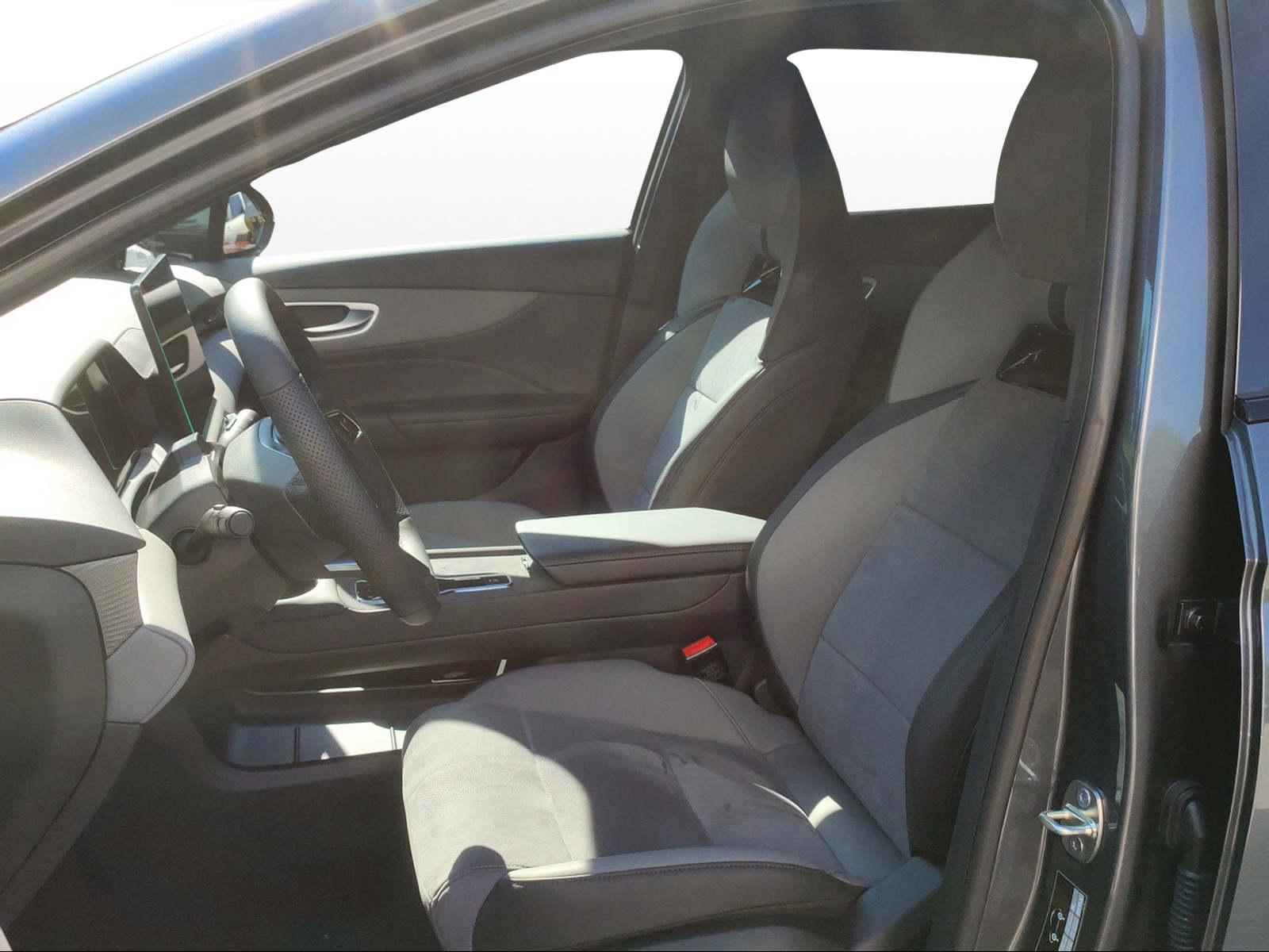 MG 4 64kWh Xpower 4WD-image-8