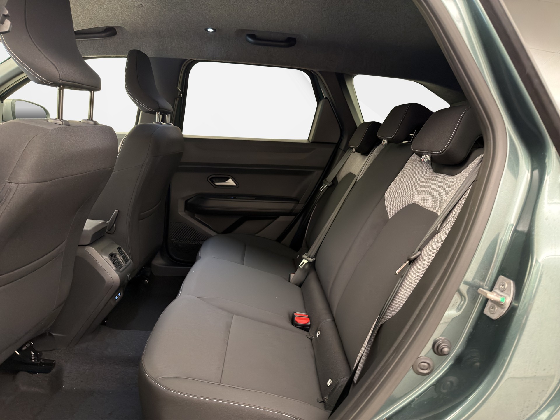 DACIA Bigster 1.8 Hybrid Journey-image-12