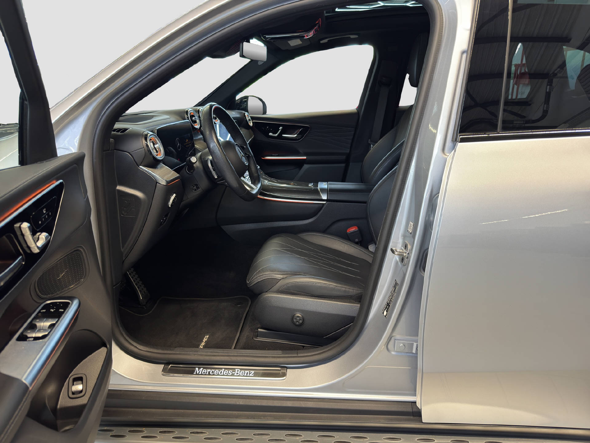 MERCEDES-BENZ GLC 300 AMG Line 4MATIC-image-6