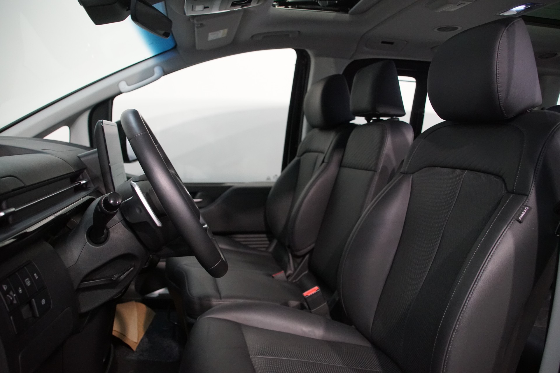 HYUNDAI Staria Premium 1.6 T-GDi HEV Vertex A *swiss*-image-13
