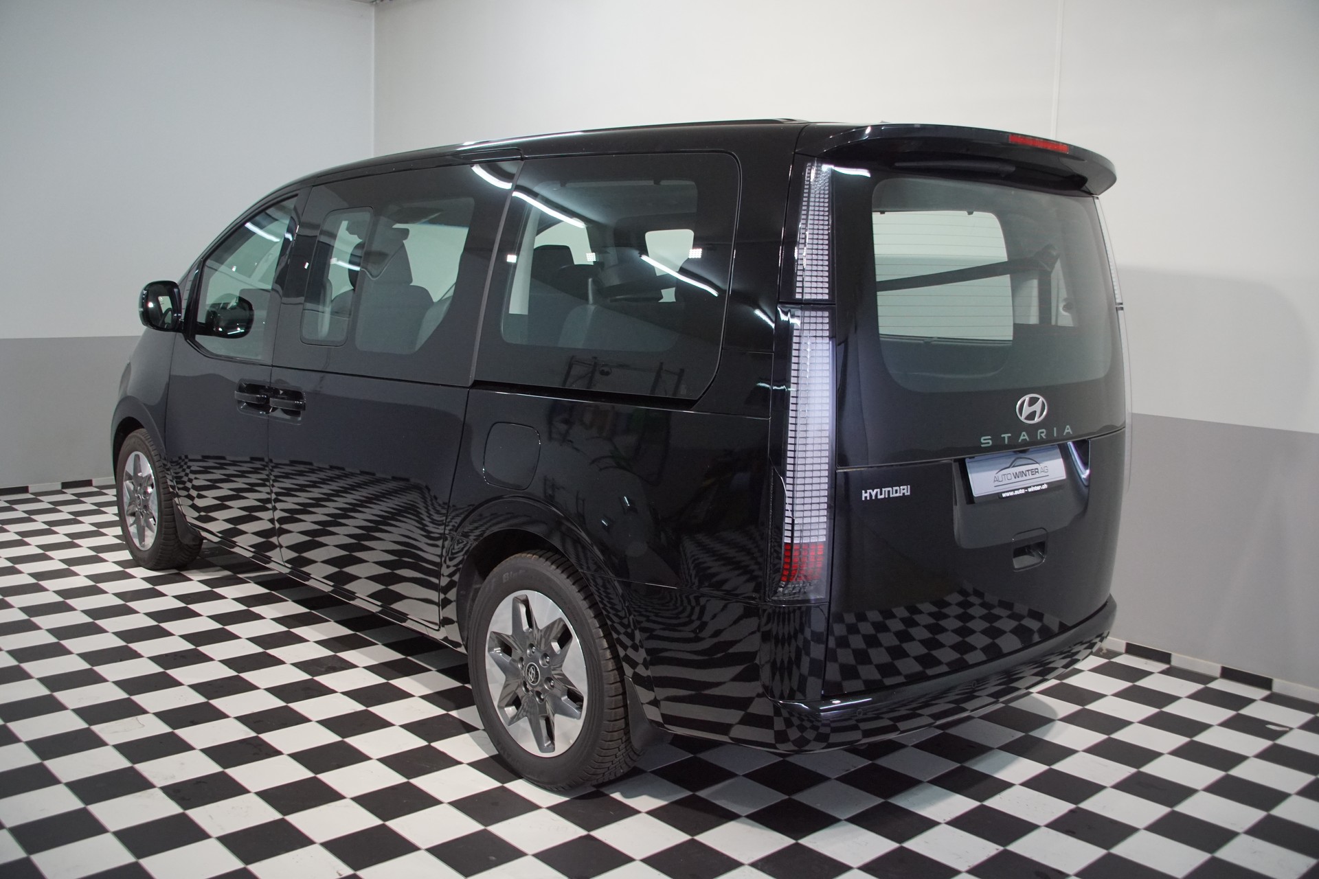 HYUNDAI Staria Premium 1.6 T-GDi HEV Vertex A *swiss*-image-5
