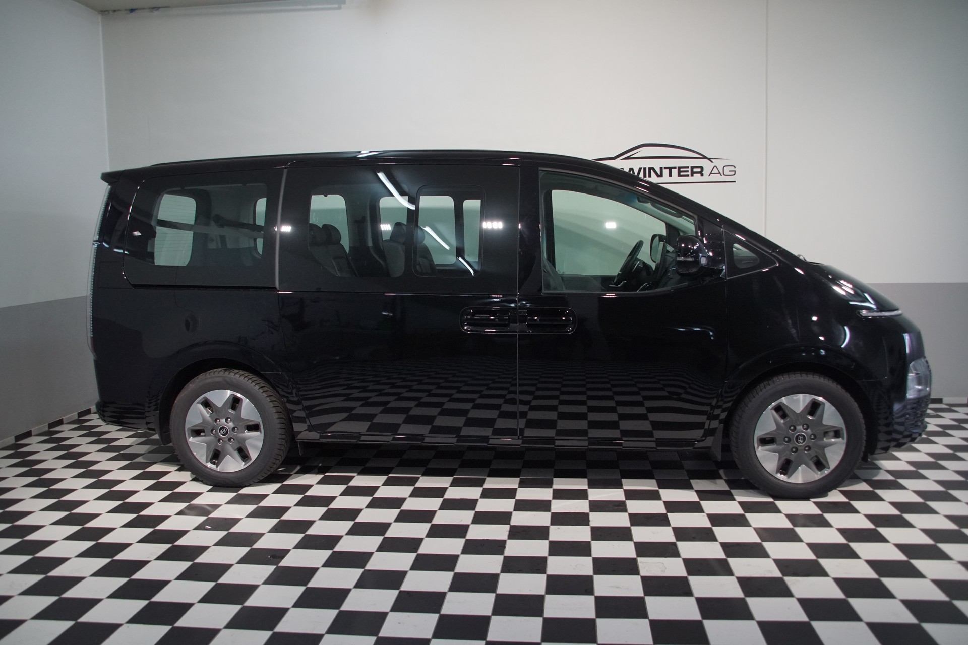 HYUNDAI Staria Premium 1.6 T-GDi HEV Vertex A *swiss*-image-4