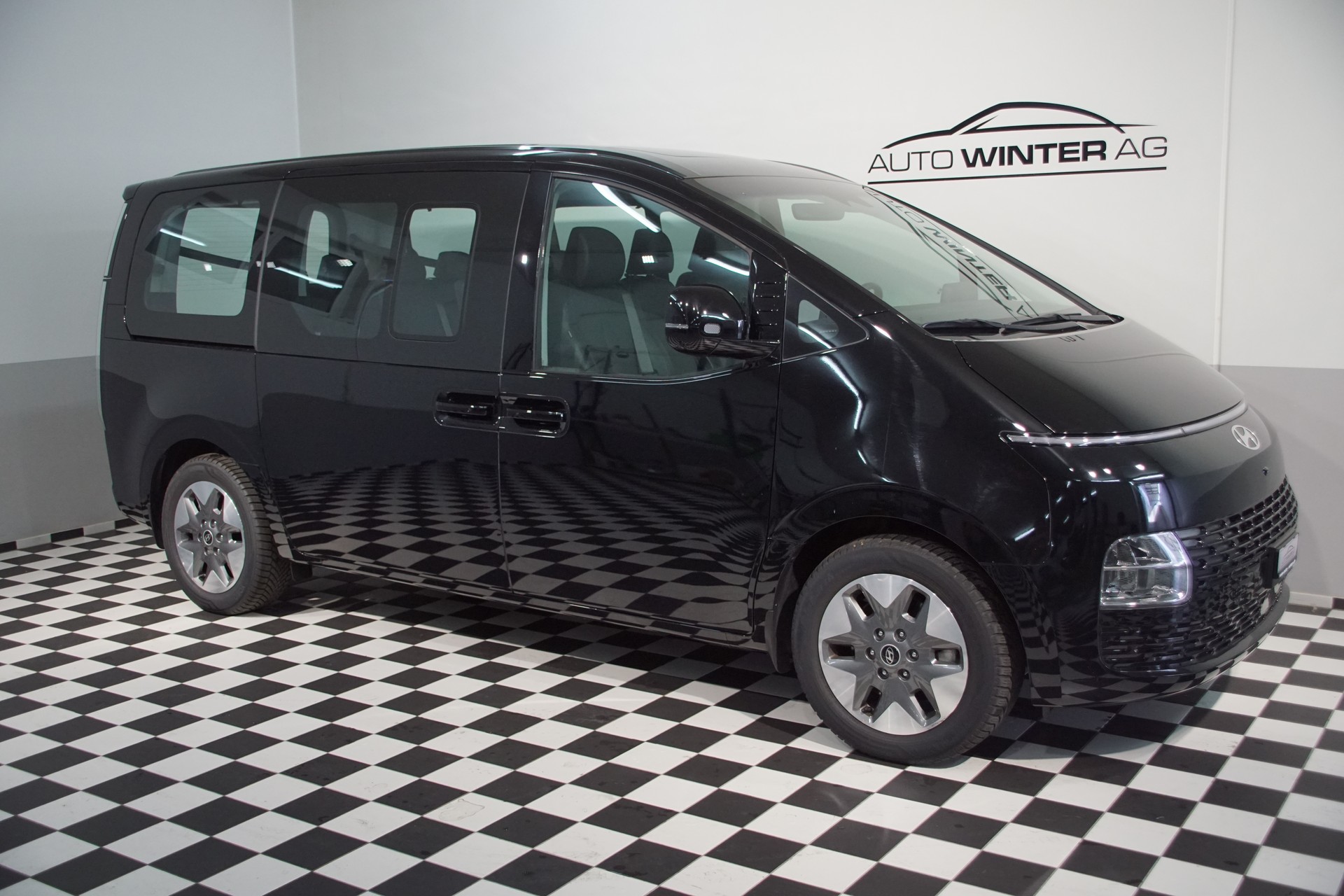 HYUNDAI Staria Premium 1.6 T-GDi HEV Vertex A *swiss*-showroom-element-3