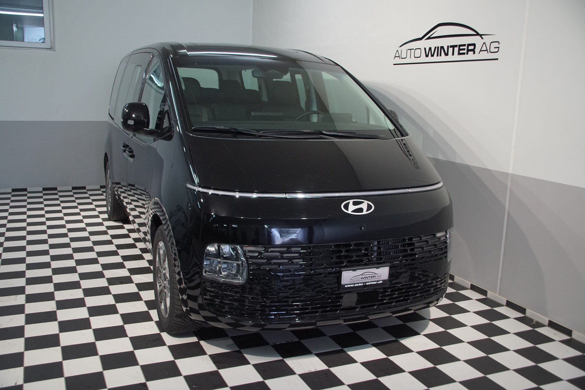 HYUNDAI Staria Premium 1.6 T-GDi HEV Vertex A *swiss*-showroom-element-2