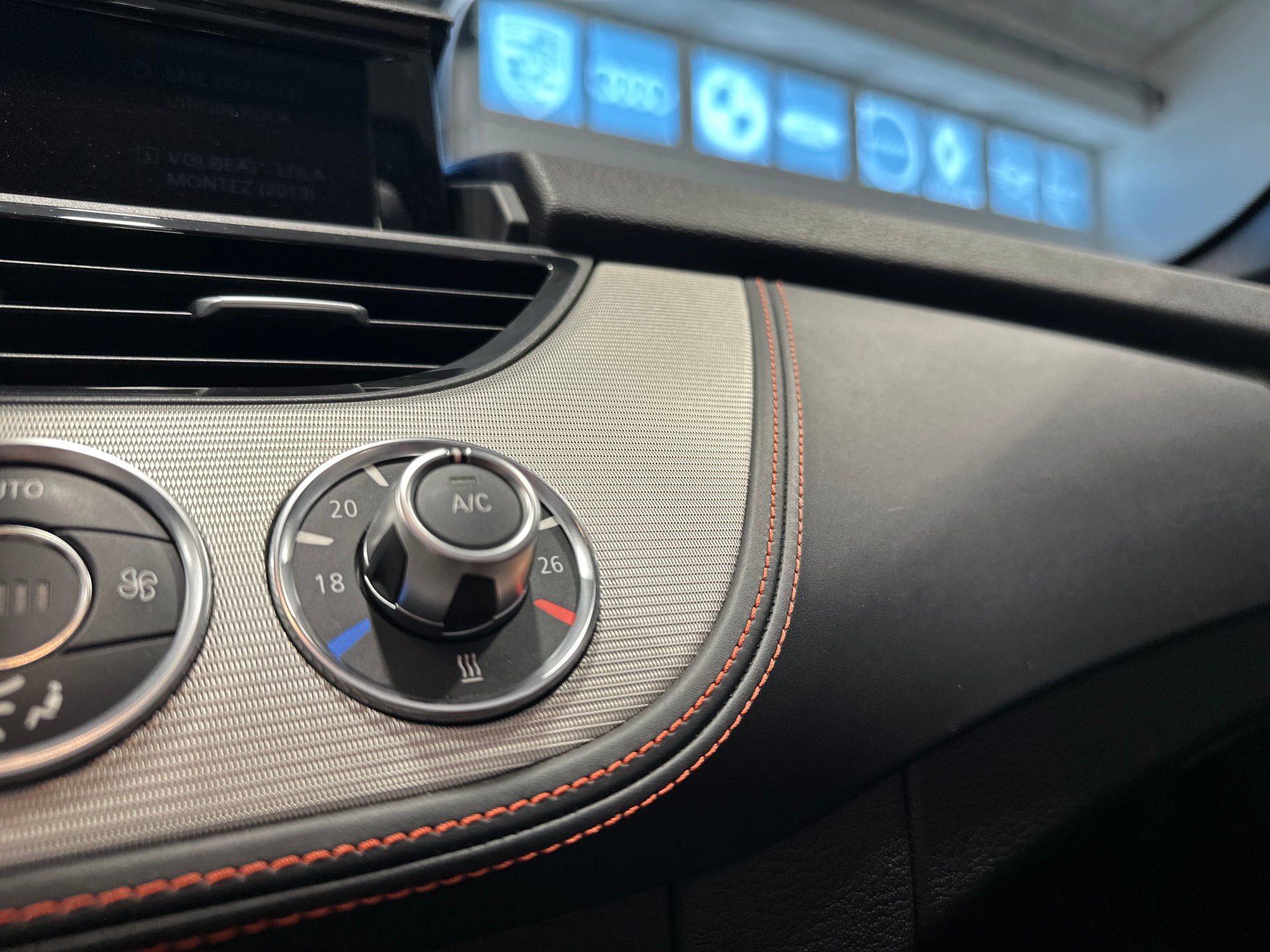 BMW Z4 sDrive35is DKG-image-24