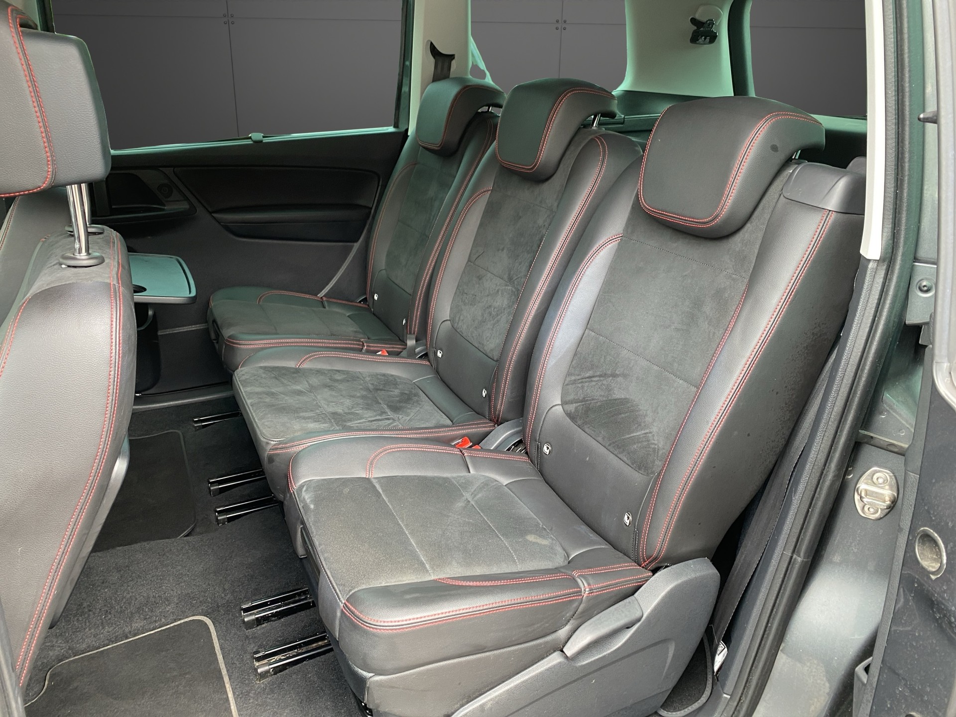 SEAT Alhambra 2.0 TDI 4Drive SWISS FR-image-13