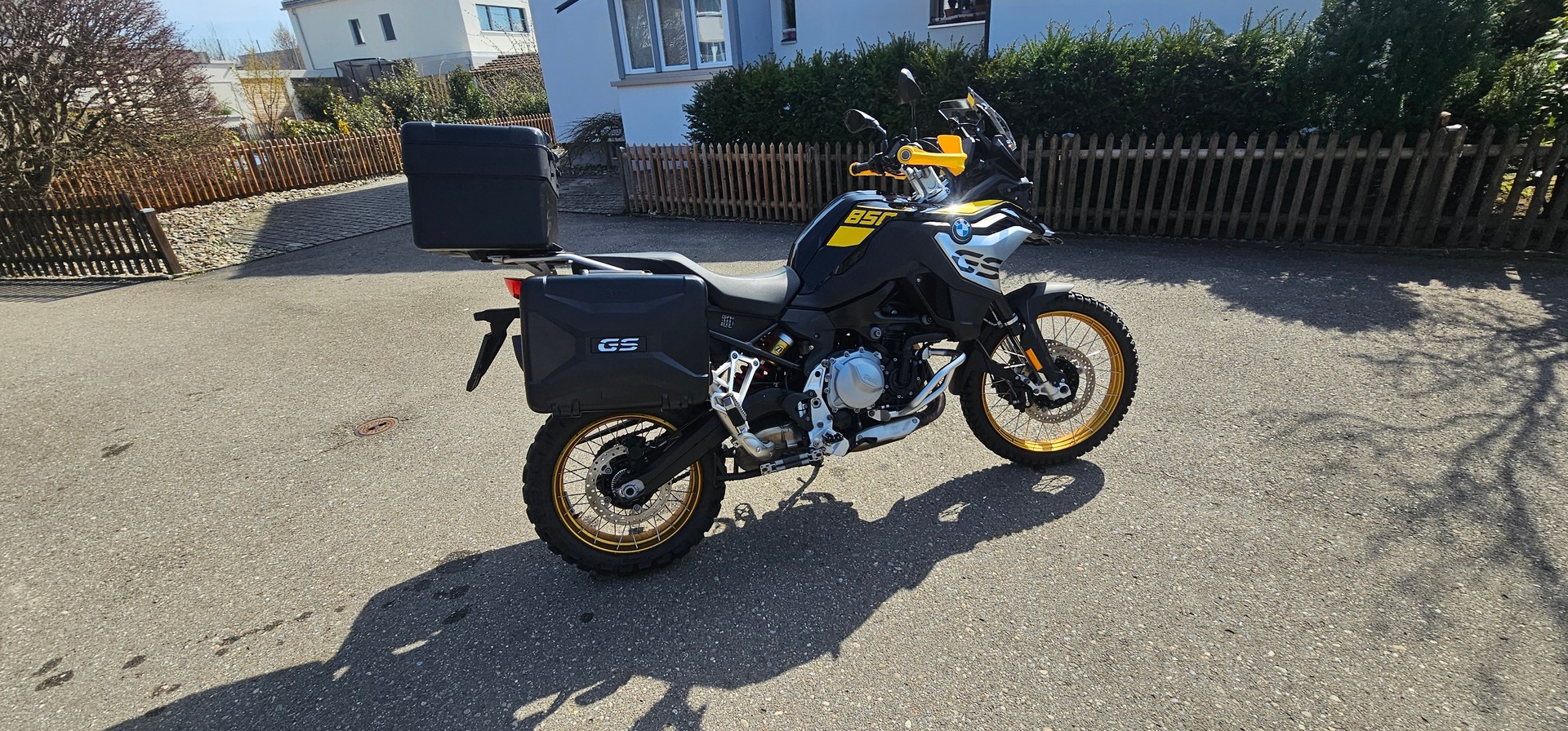 BMW F 850 GS-image-4