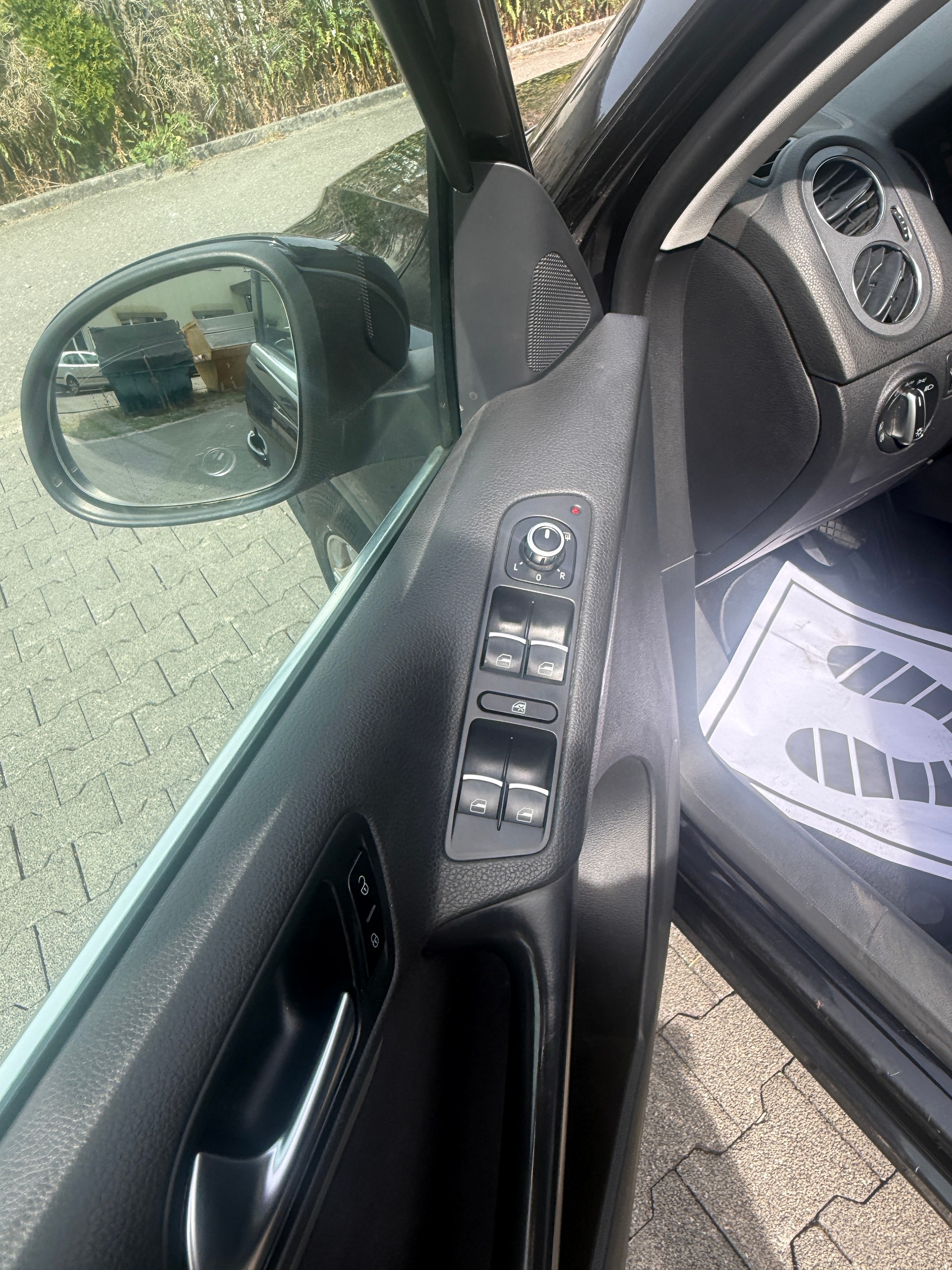 VW Tiguan 2.0 TSI Sport&Style 4Motion DSG-image-7