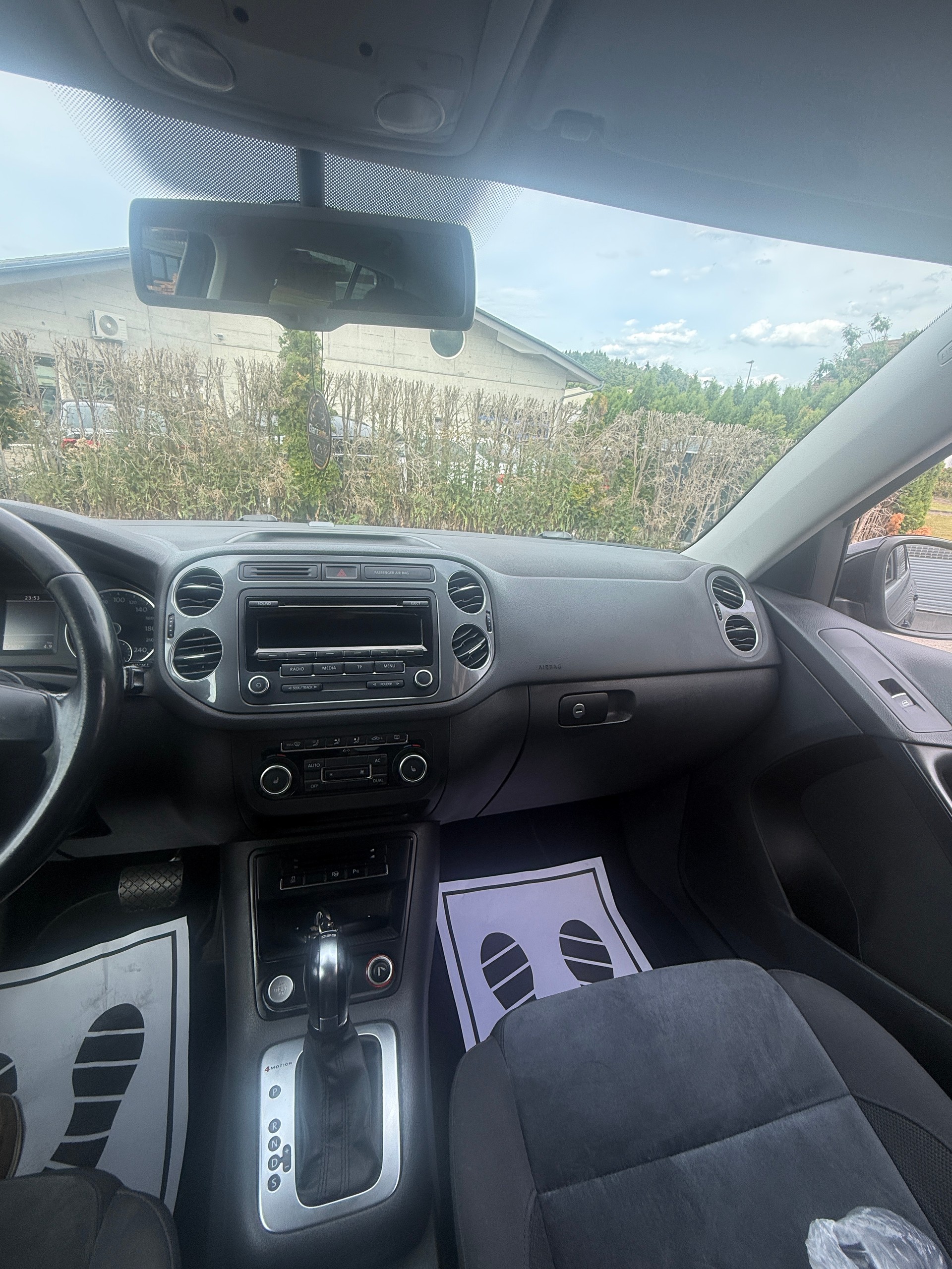VW Tiguan 2.0 TSI Sport&Style 4Motion DSG-image-18