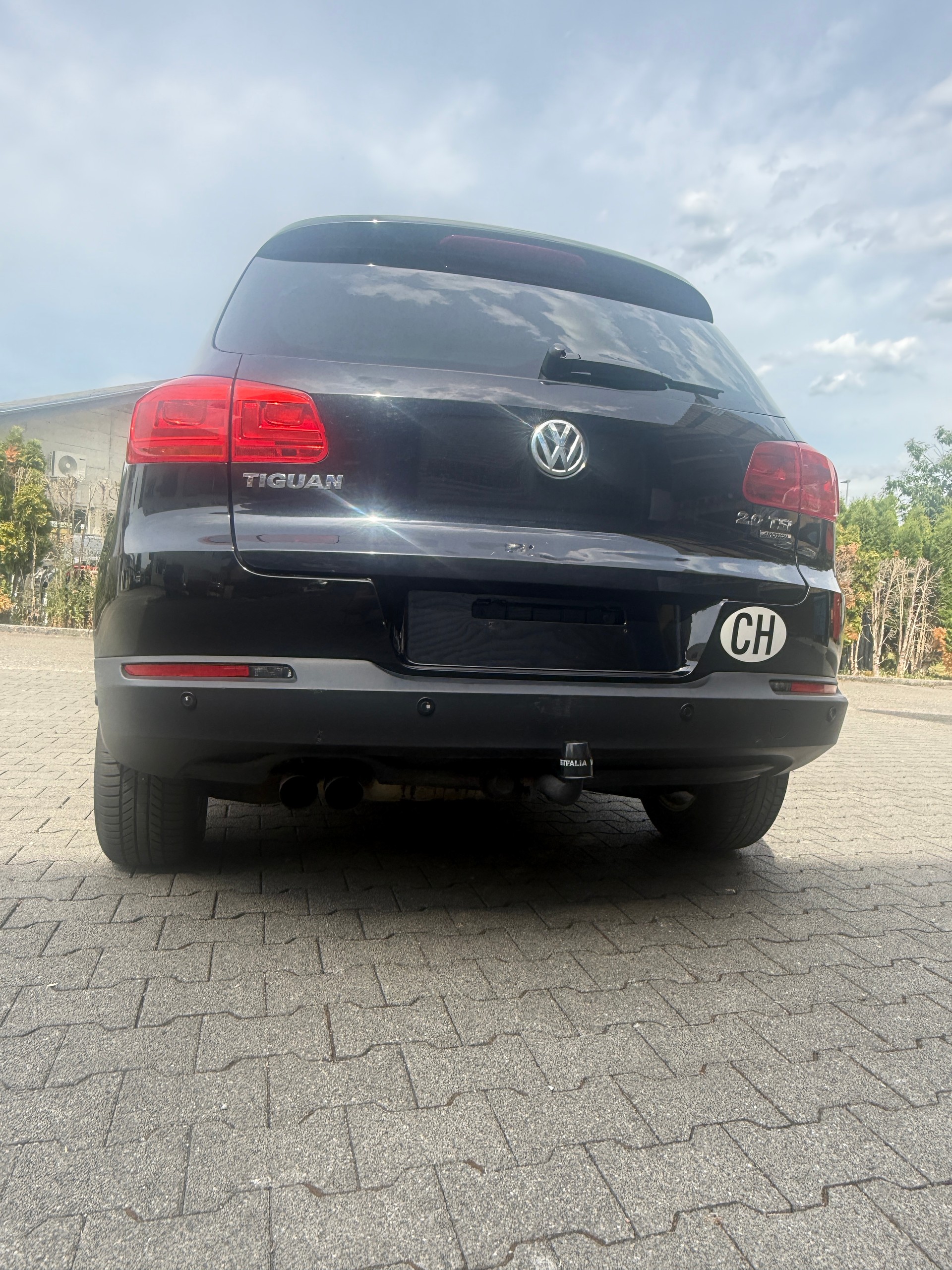 VW Tiguan 2.0 TSI Sport&Style 4Motion DSG-image-2
