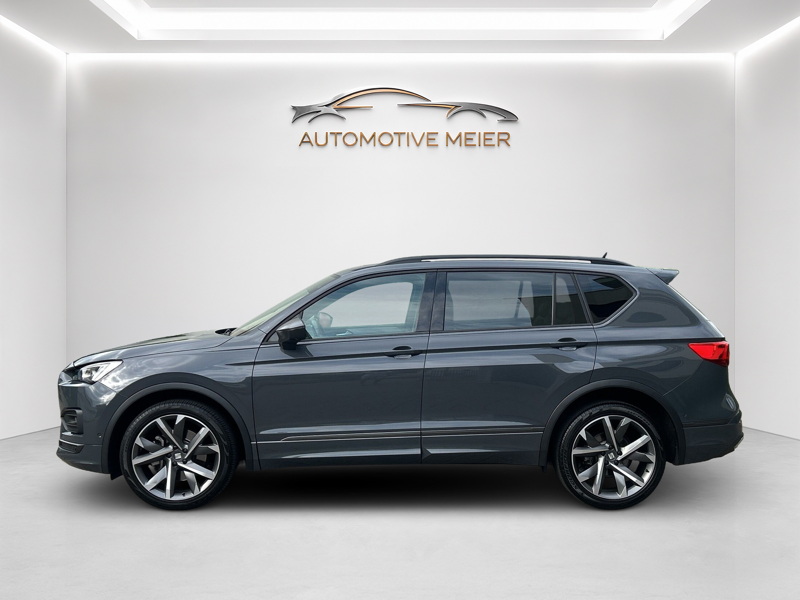 SEAT Tarraco 2.0TSI 4Drive DSG FR -AHK-Schiebedach-Beats Soundsystem-360 Grad Kamera--showroom-element-1