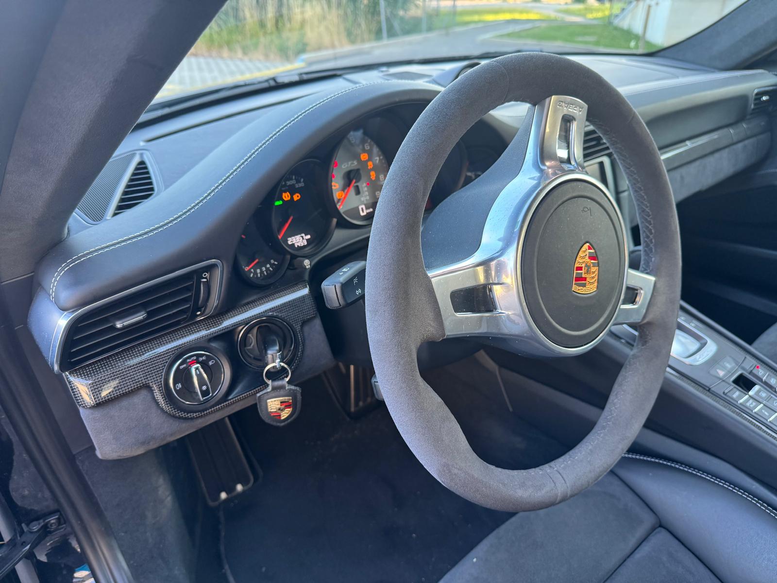 PORSCHE 3.8 Carrera 4 GTS PDK-image-4