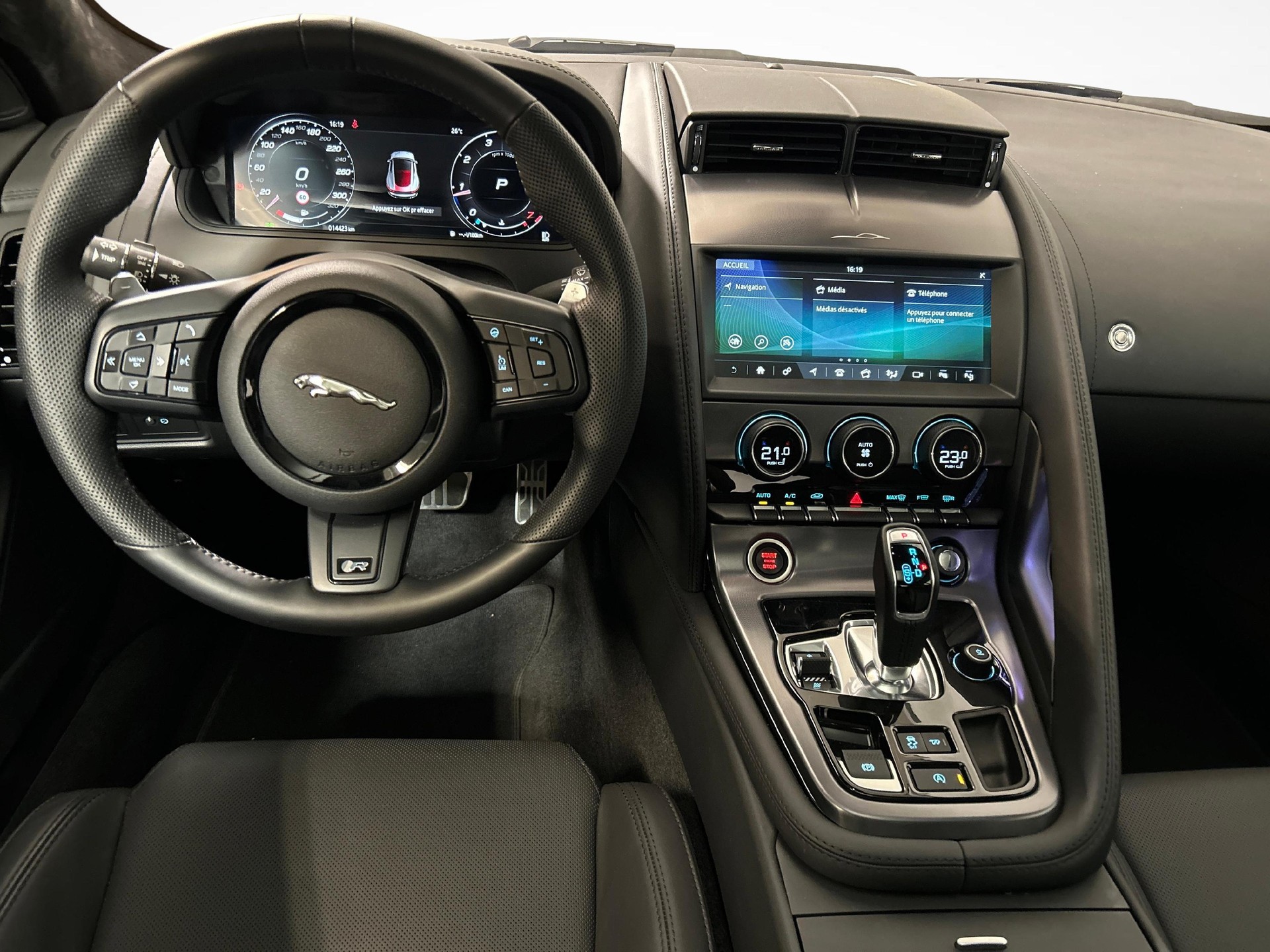 JAGUAR F-Type Coupé 5.0 V8 R AWD-image-4
