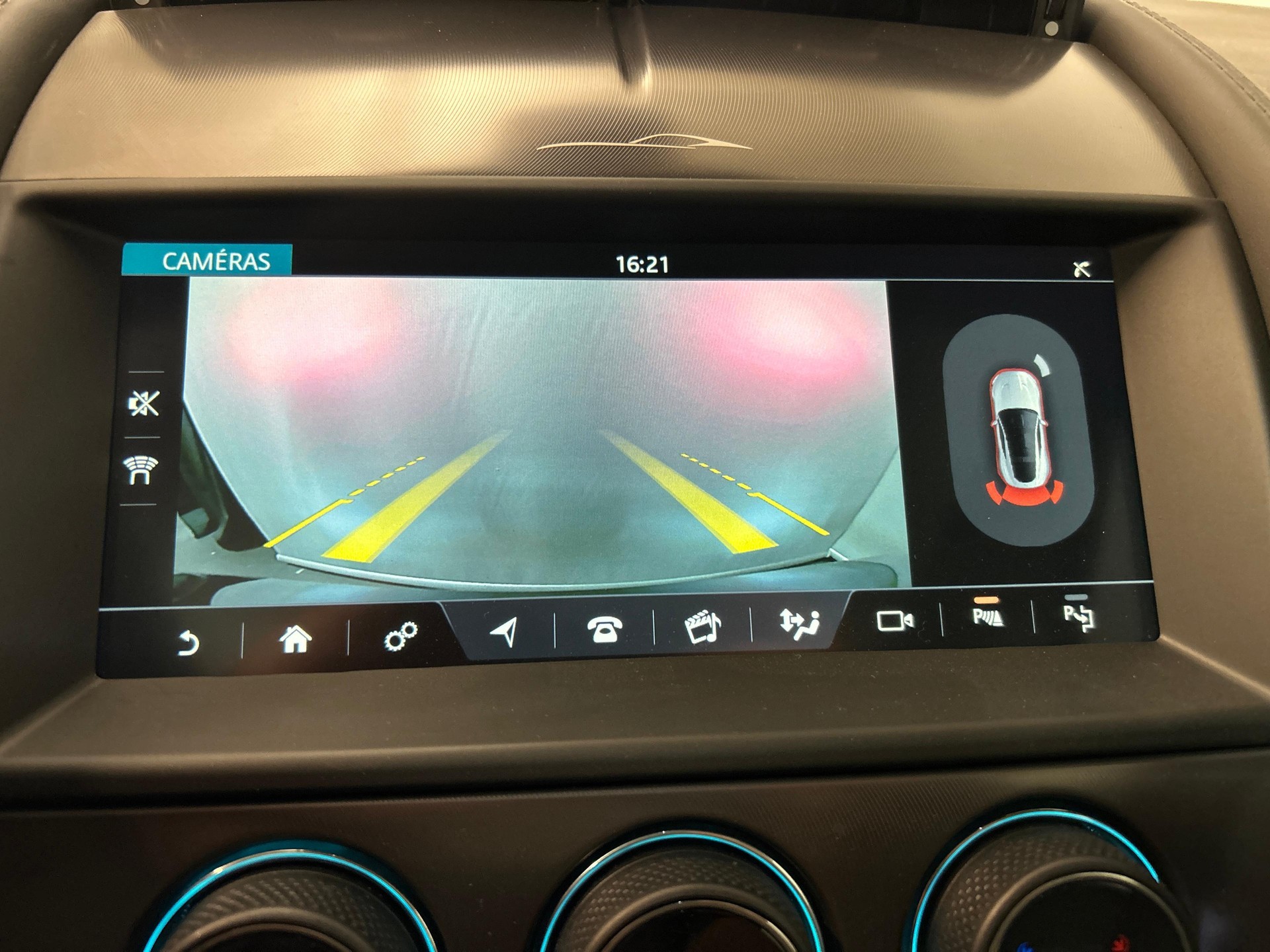 JAGUAR F-Type Coupé 5.0 V8 R AWD-image-8