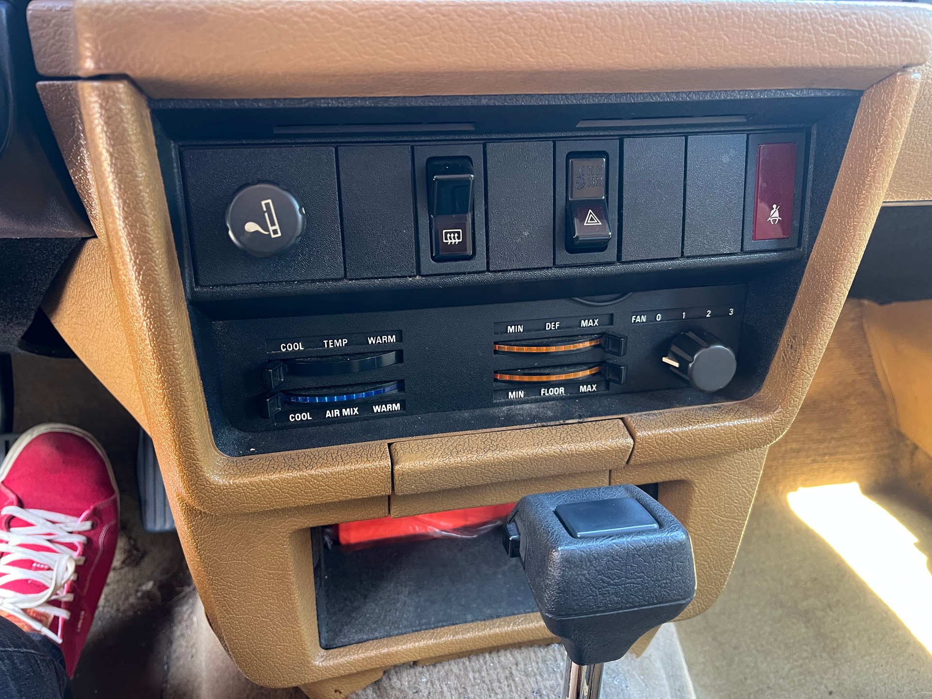 VOLVO 240 2.3 GLT (GL)-image-7