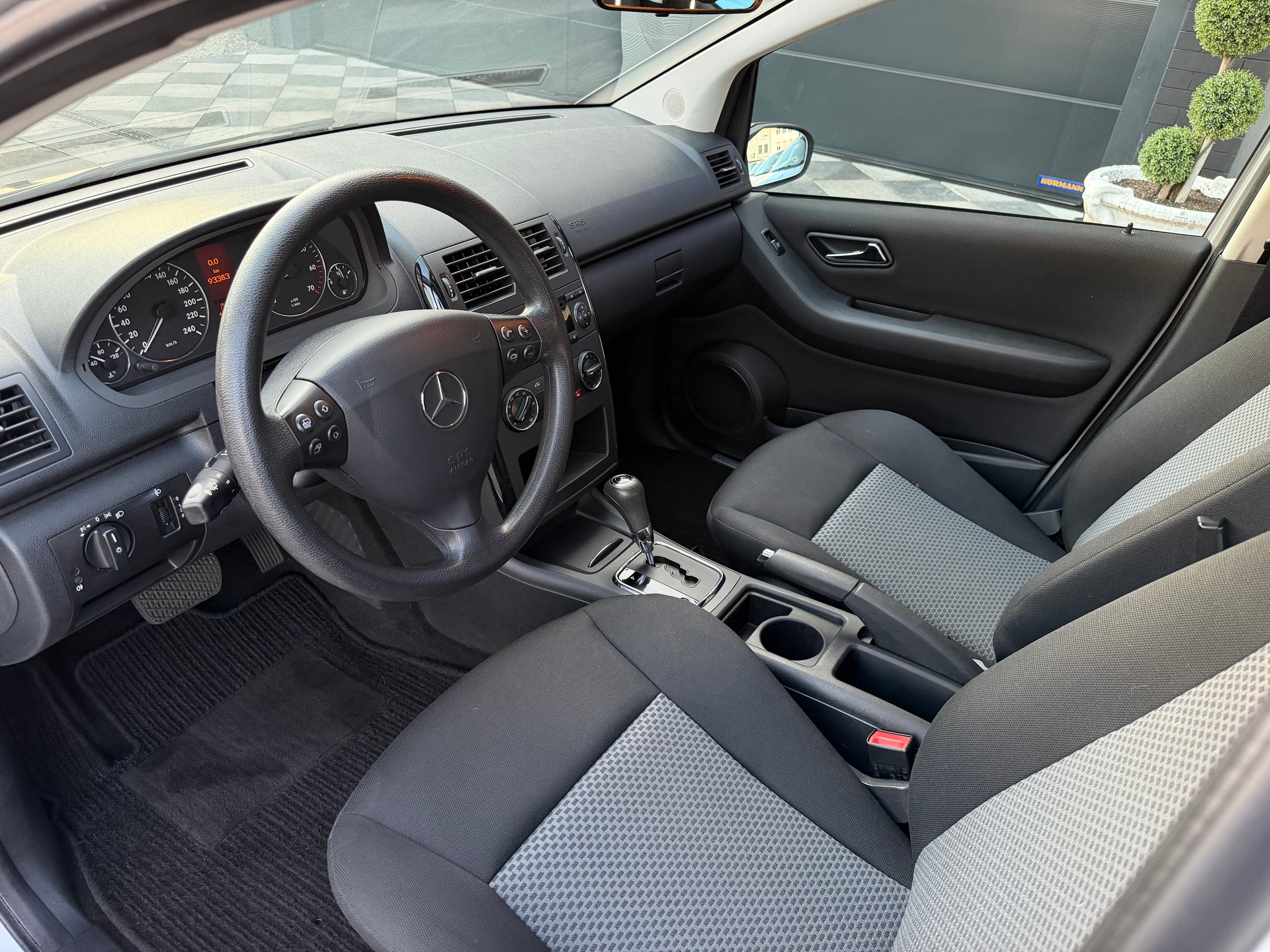 MERCEDES-BENZ A 170 Classic-image-8