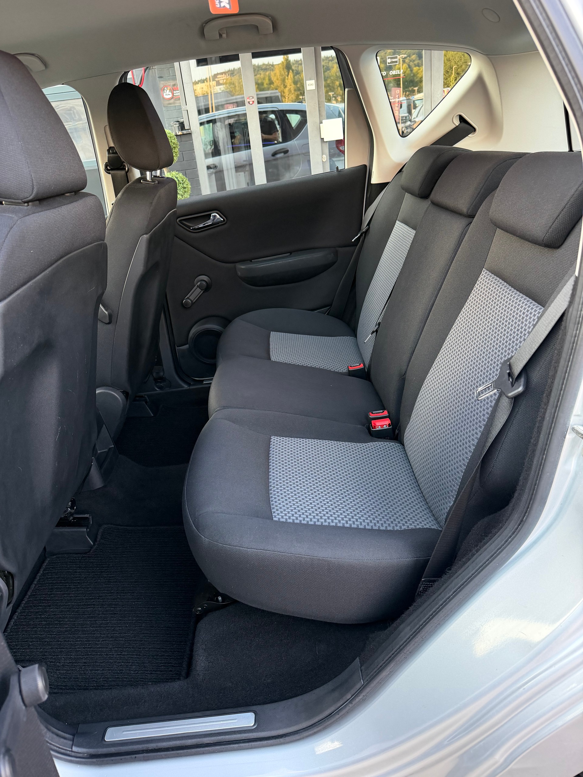 MERCEDES-BENZ A 170 Classic-image-18