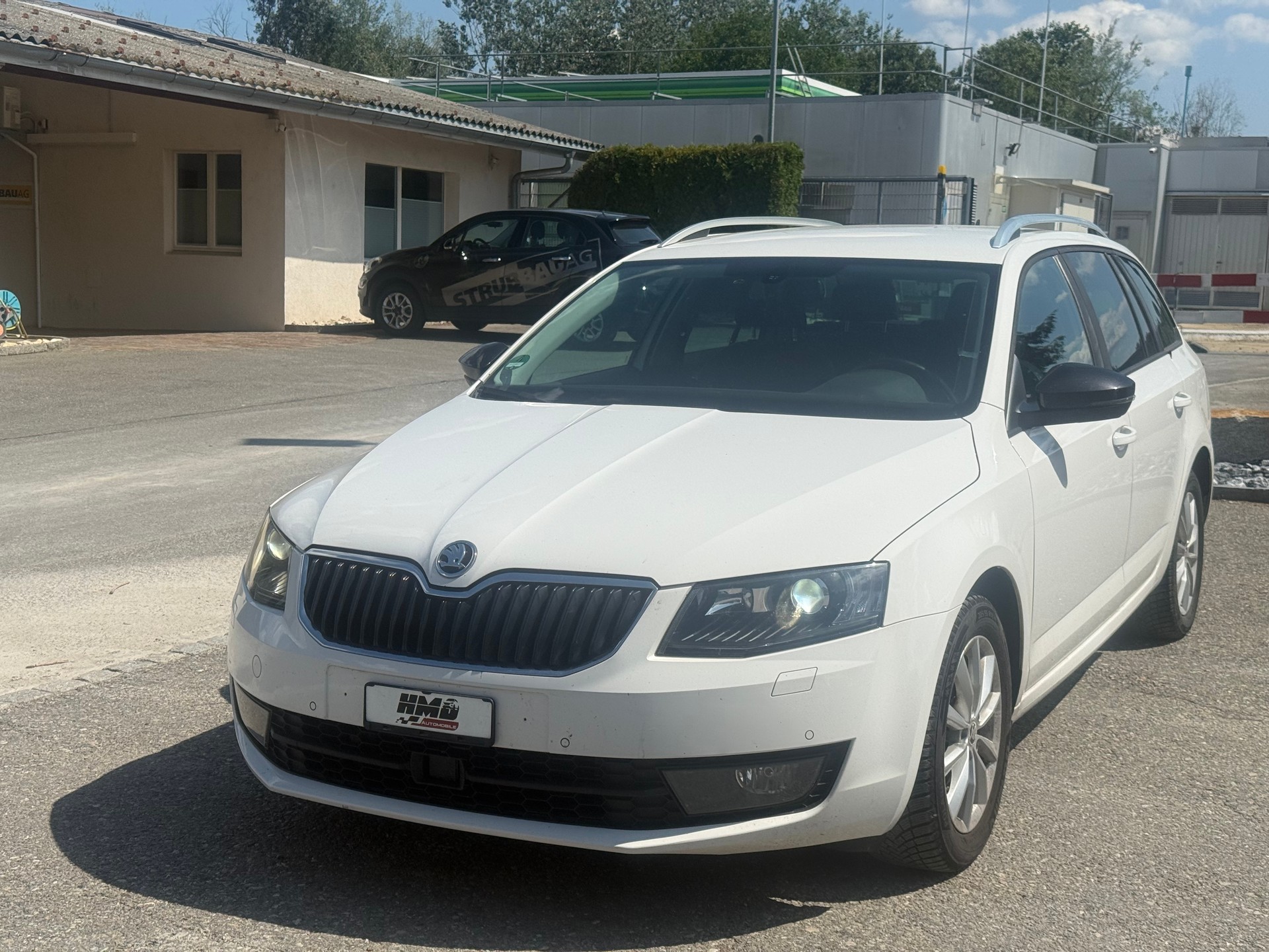 SKODA Octavia Combi 2.0 TDI Elegance DSG