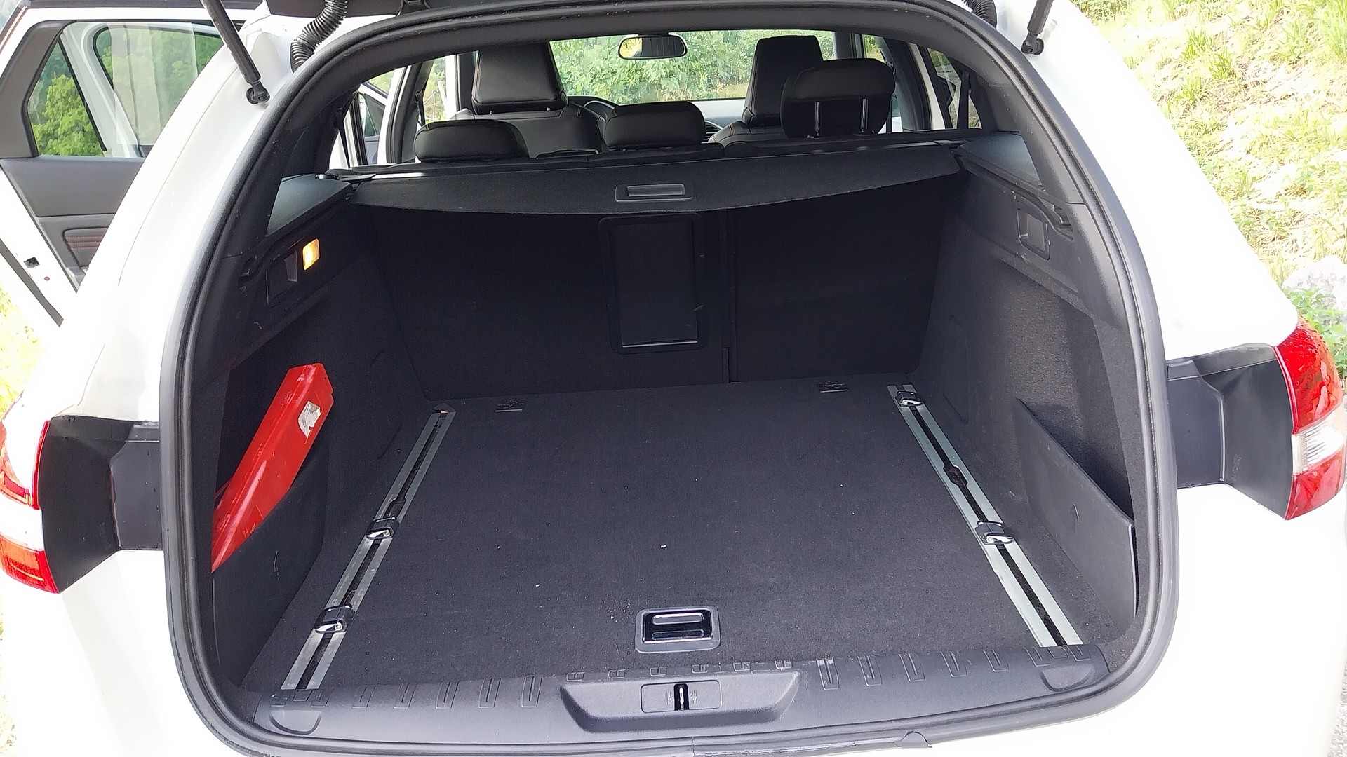 PEUGEOT 2.0 SW BlueHDi EAT8 GT-image-5