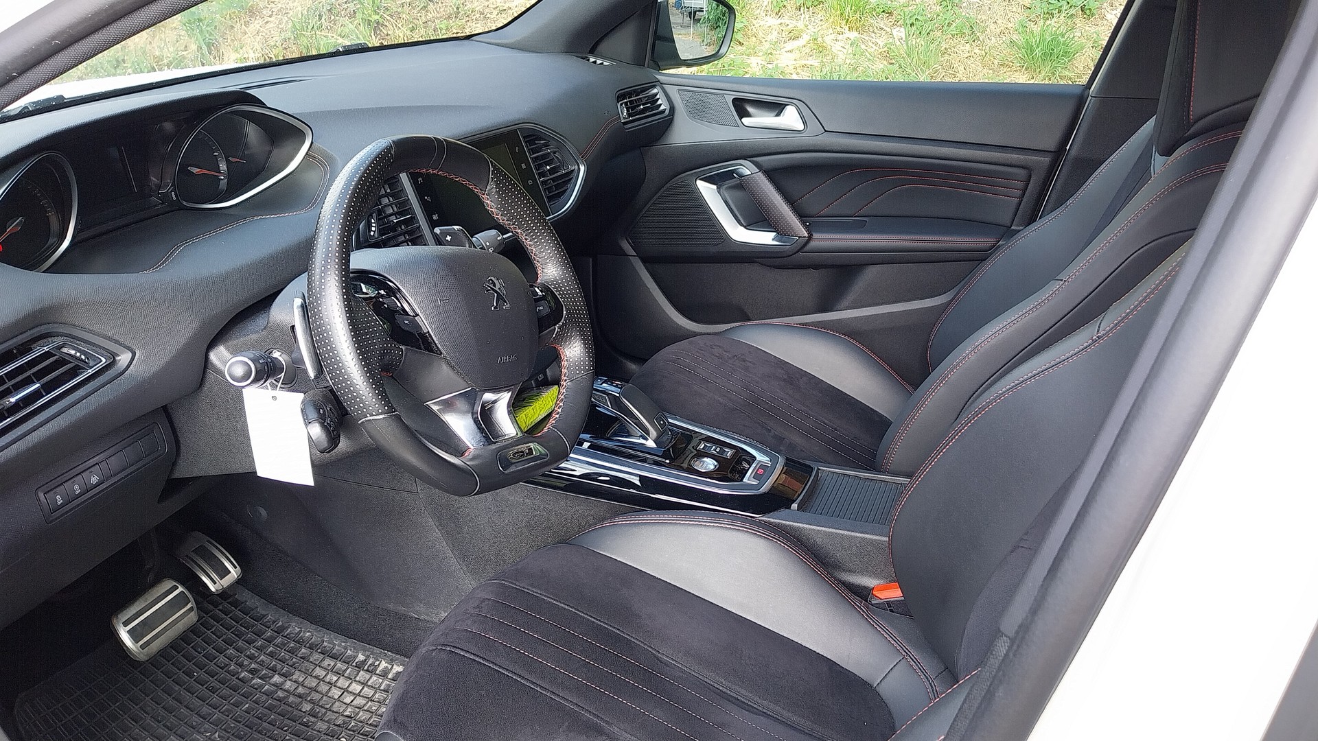 PEUGEOT 2.0 SW BlueHDi EAT8 GT-image-3