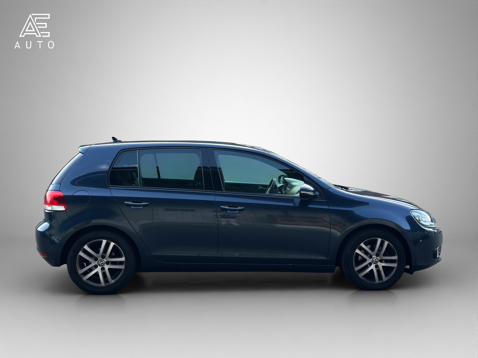 VW Golf 2.0 TDI Highline DSG-image-6