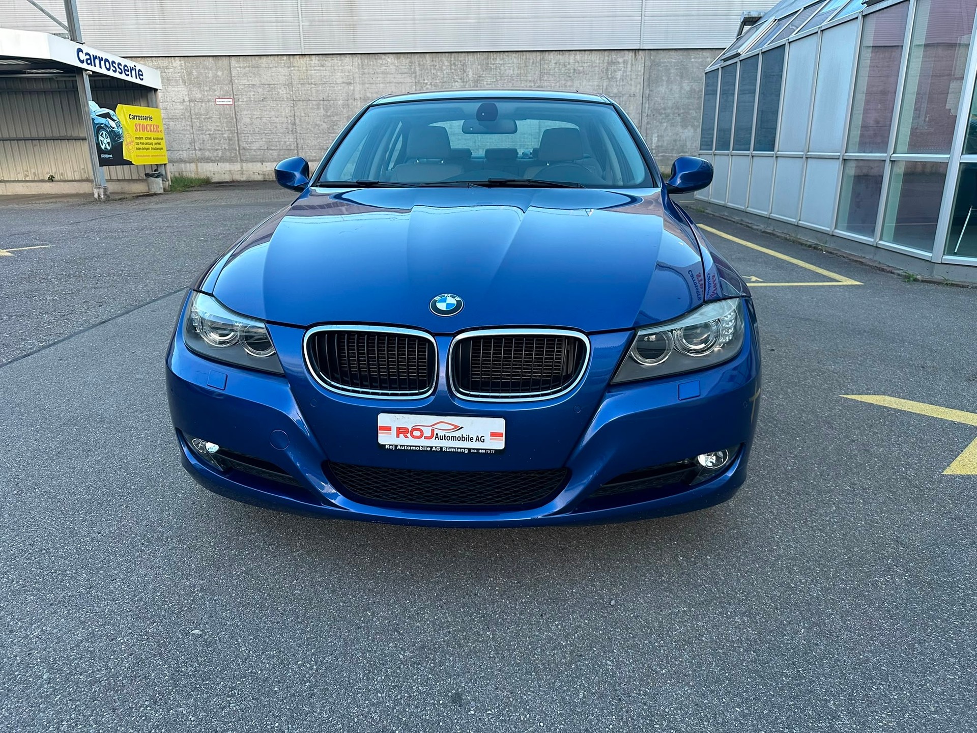 BMW 320i Steptronic-image-2