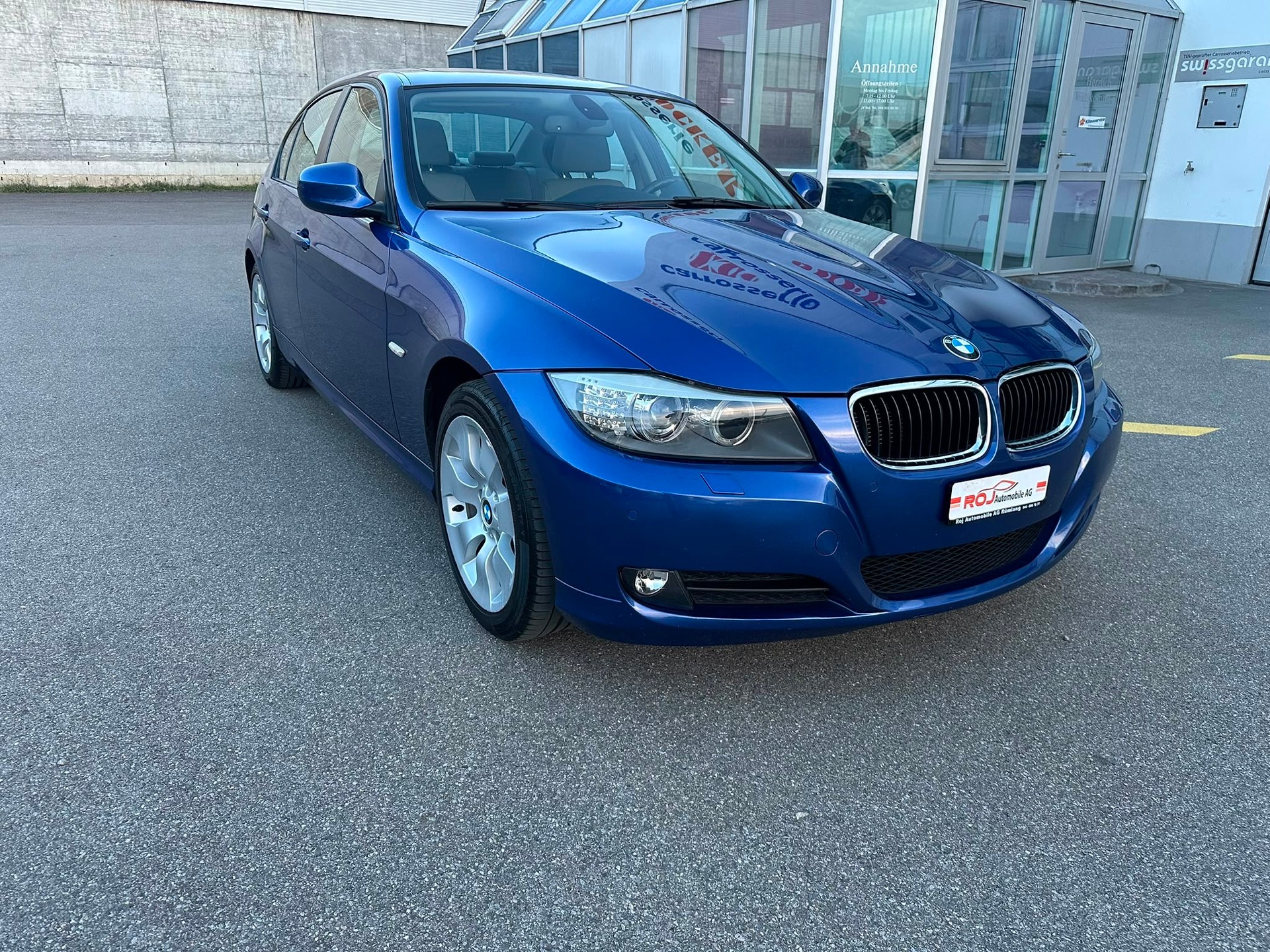 BMW 320i Steptronic-image-3