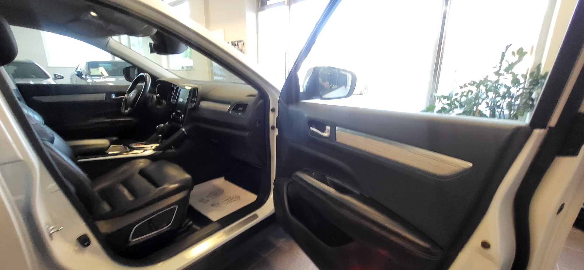 RENAULT Koleos 2.0 dCi Initiale Paris 4WD Xtronic CVT-image-11