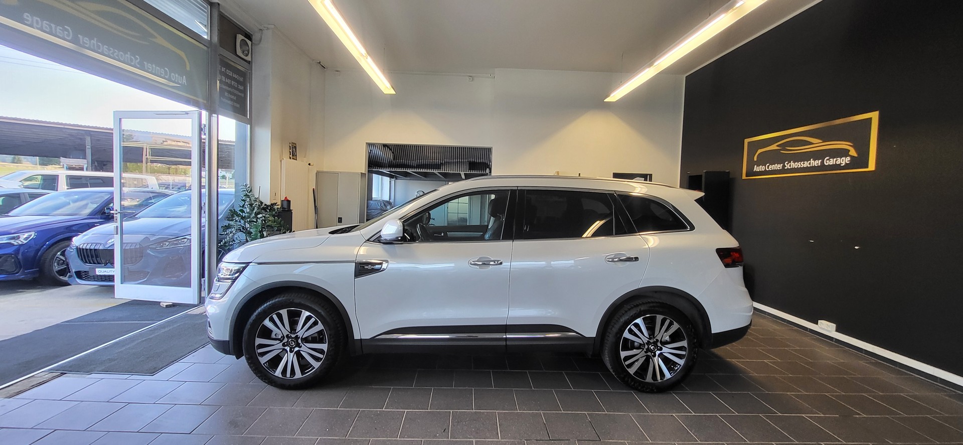 RENAULT Koleos 2.0 dCi Initiale Paris 4WD Xtronic CVT-image-3