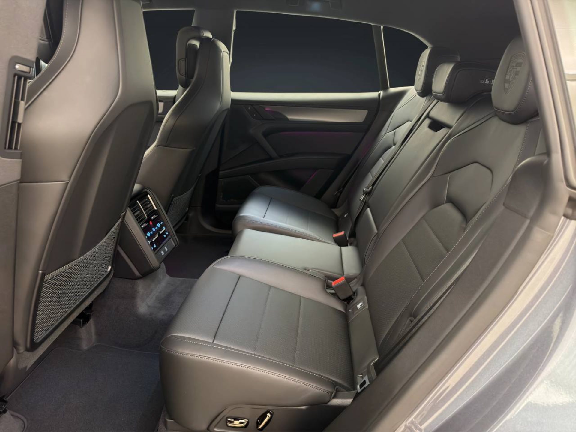 PORSCHE Cayenne Electric-image-14