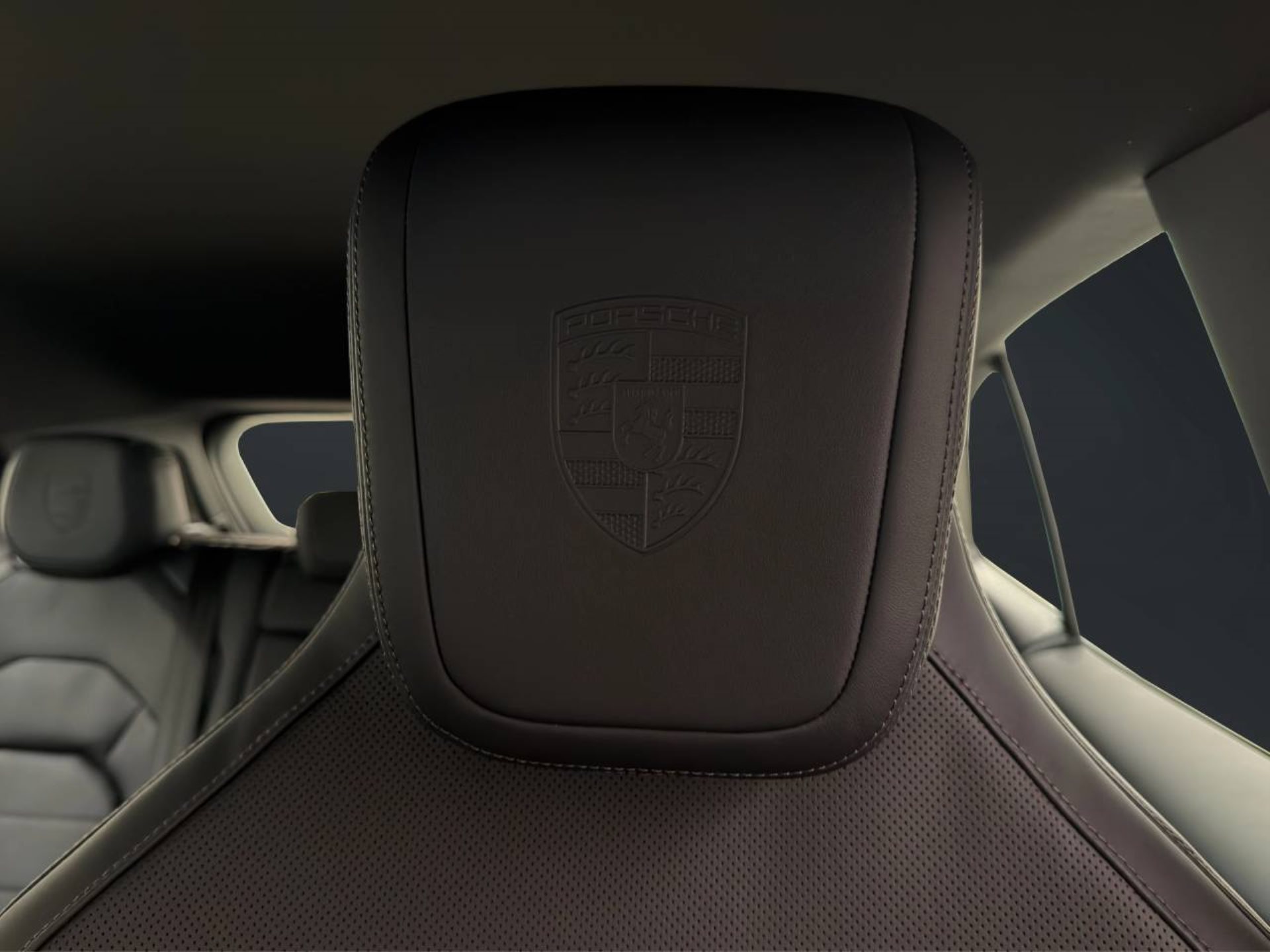 PORSCHE Cayenne Electric-image-13