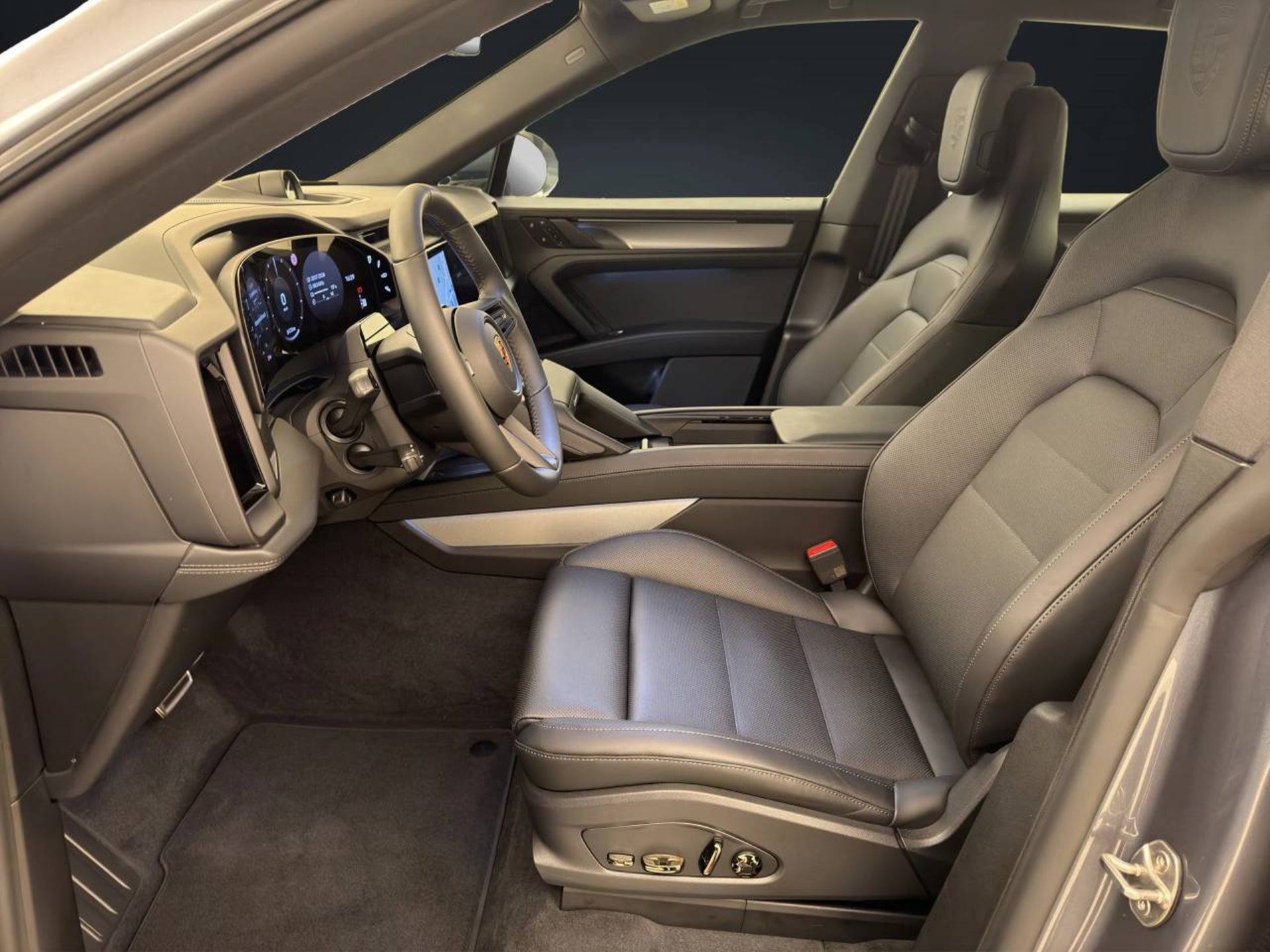PORSCHE Cayenne Electric-image-4