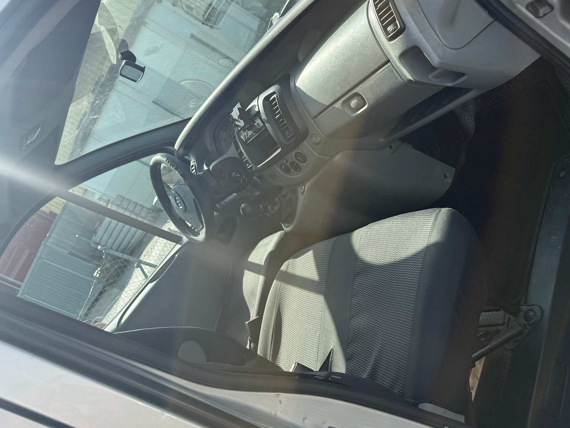 OPEL VIVARO-image-7