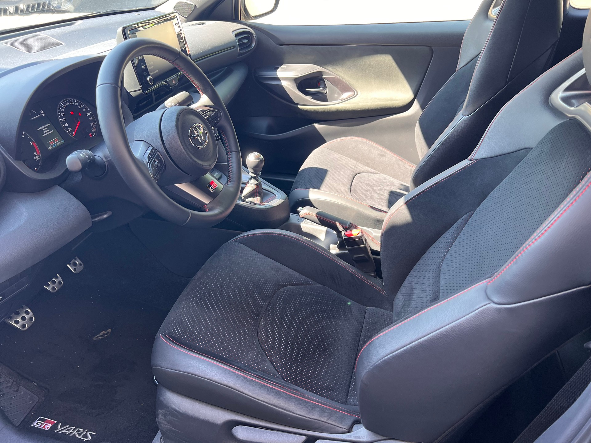 TOYOTA GR Yaris 1.6 Turbo Sport 4x4-image-8