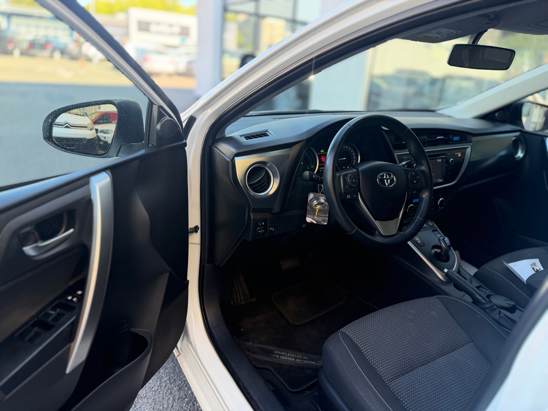 TOYOTA Auris 1.8 16V HSD Linea Luna-image-13