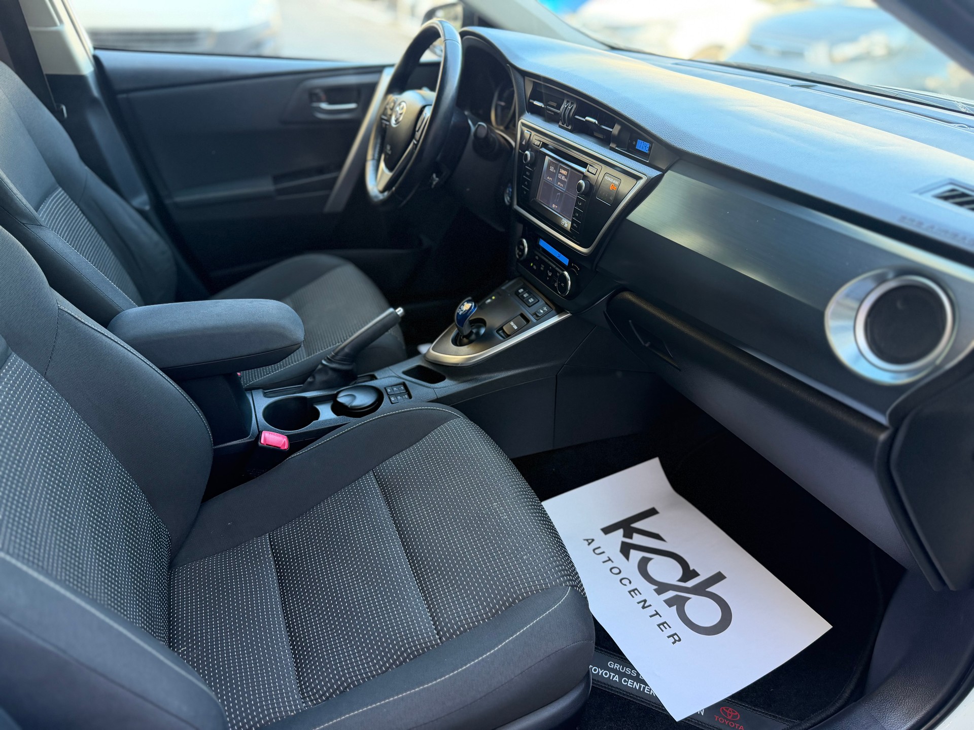 TOYOTA Auris 1.8 16V HSD Linea Luna-image-11