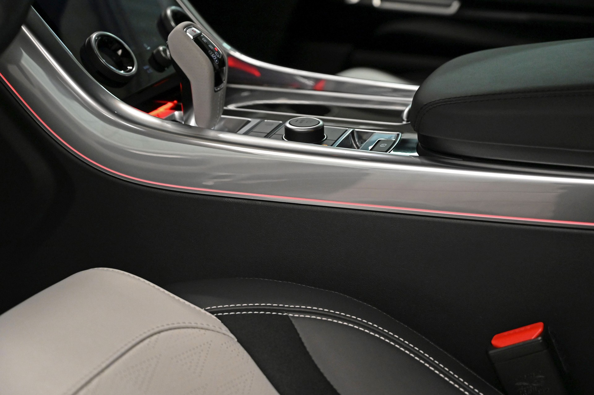 LAND ROVER Range Rover Sport 5.0 V8 S/C SVR Automatic Firenze Red-image-19