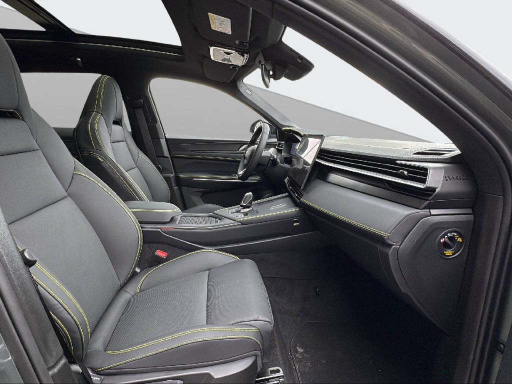 LYNK & CO 01 1.5 PHEV More-image-15