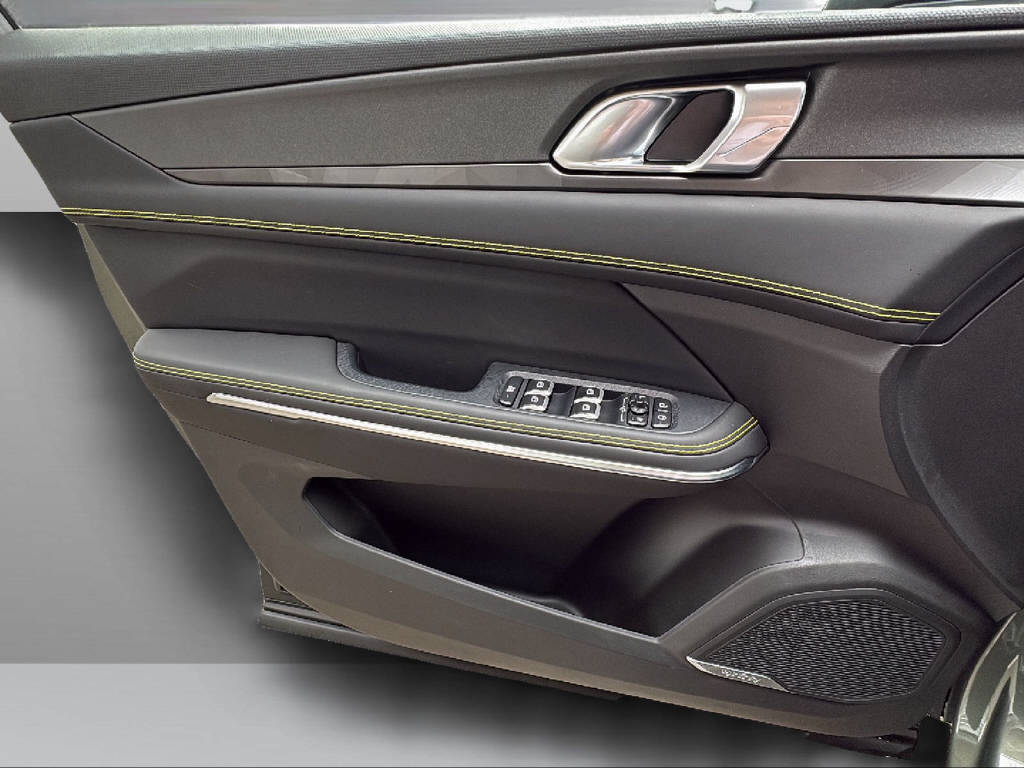 LYNK & CO 01 1.5 PHEV More-image-21