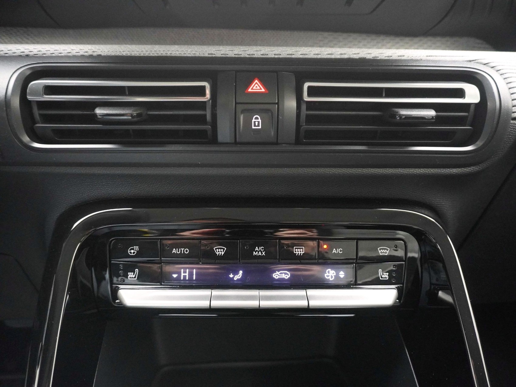 CITROEN C3 1.2 Hybrid Max-image-15