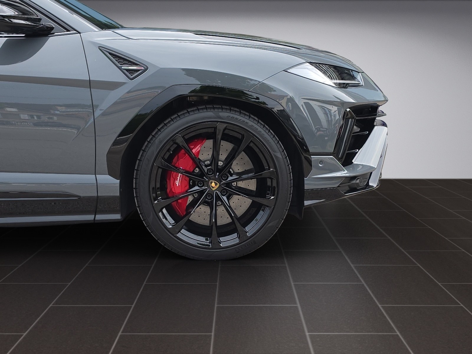 LAMBORGHINI Urus S-image-8