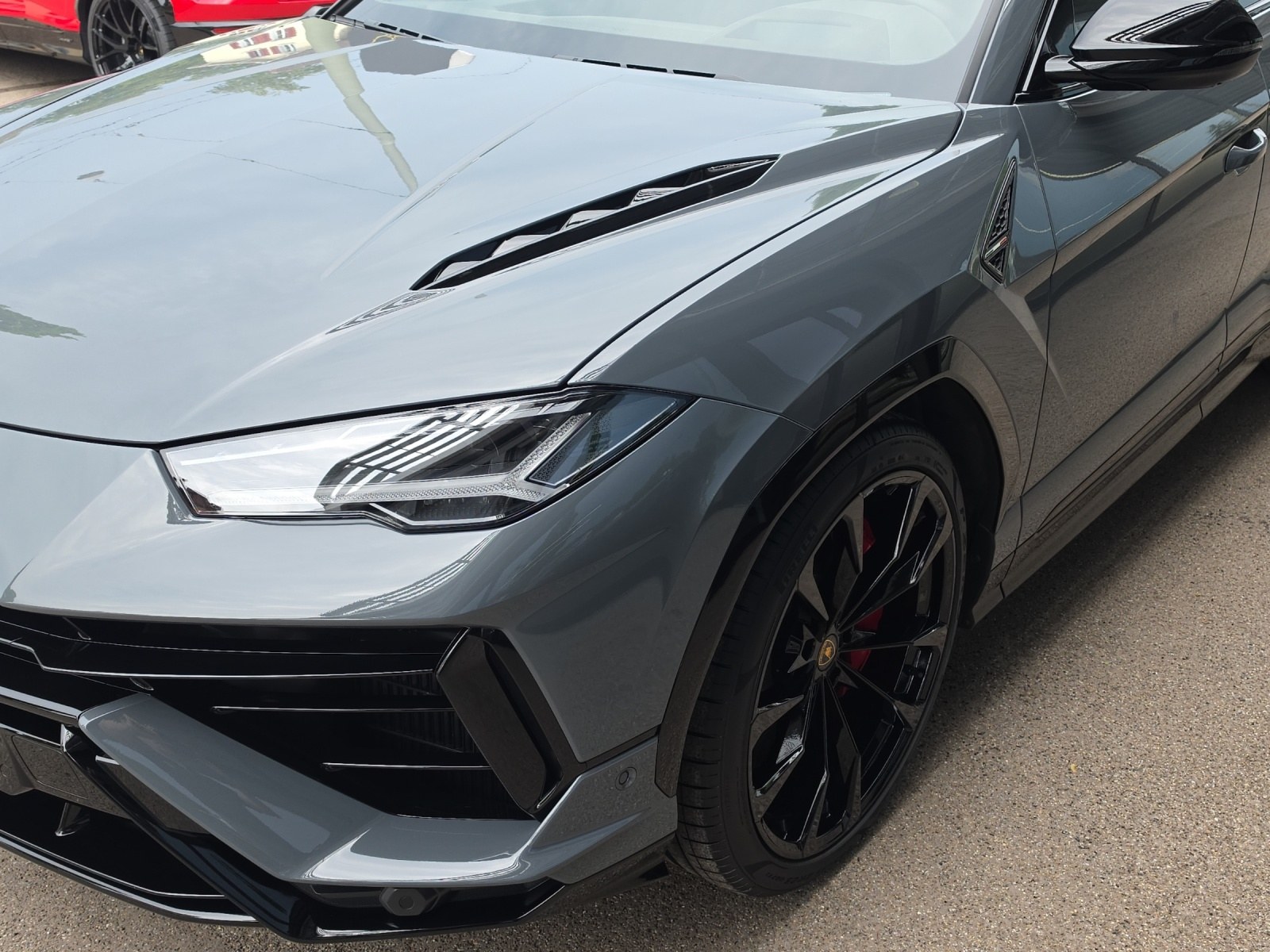 LAMBORGHINI Urus S-image-12