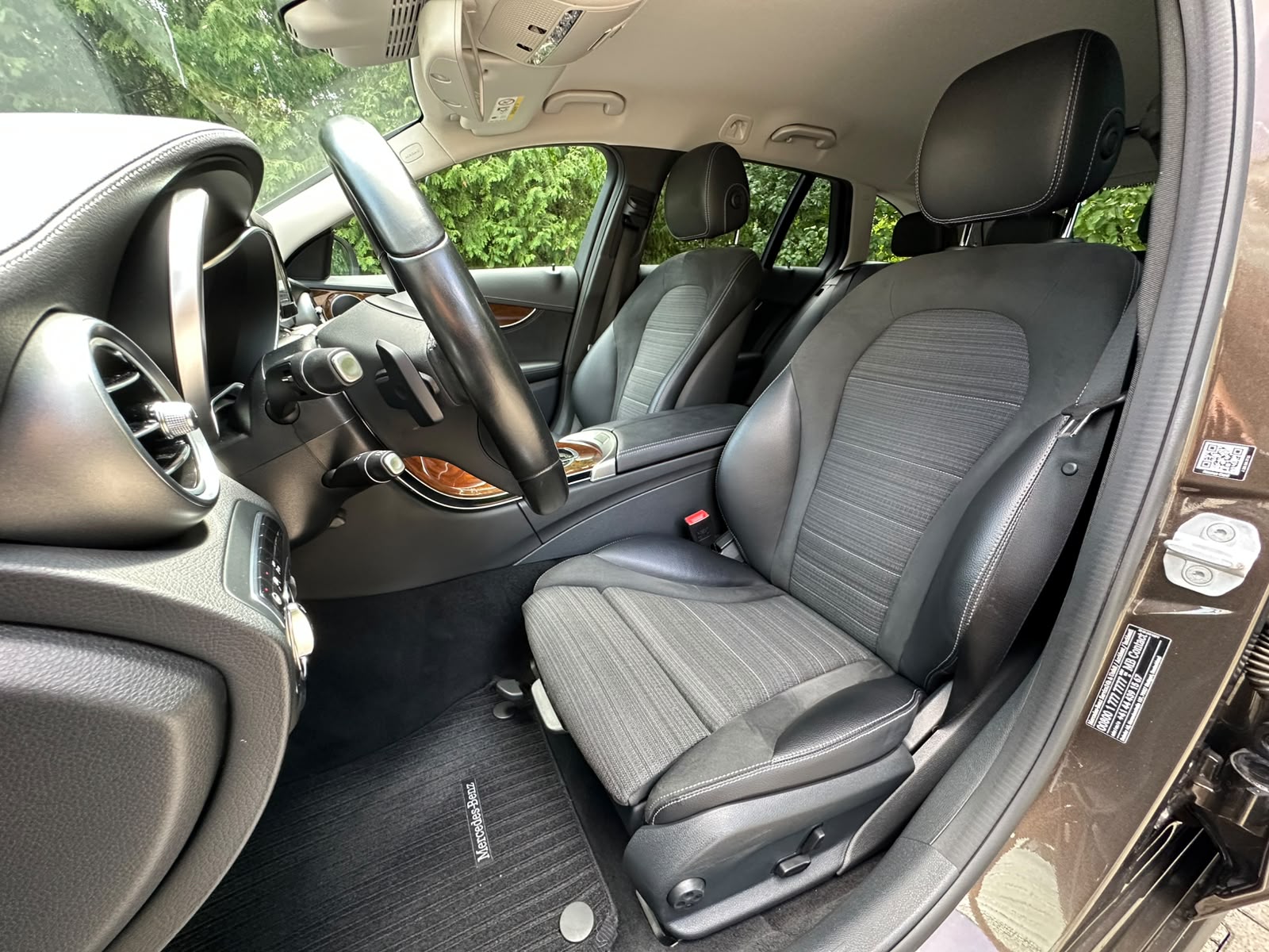 MERCEDES-BENZ C 220 BlueTEC Swiss Star AMG Line 7G-Tronic-image-11