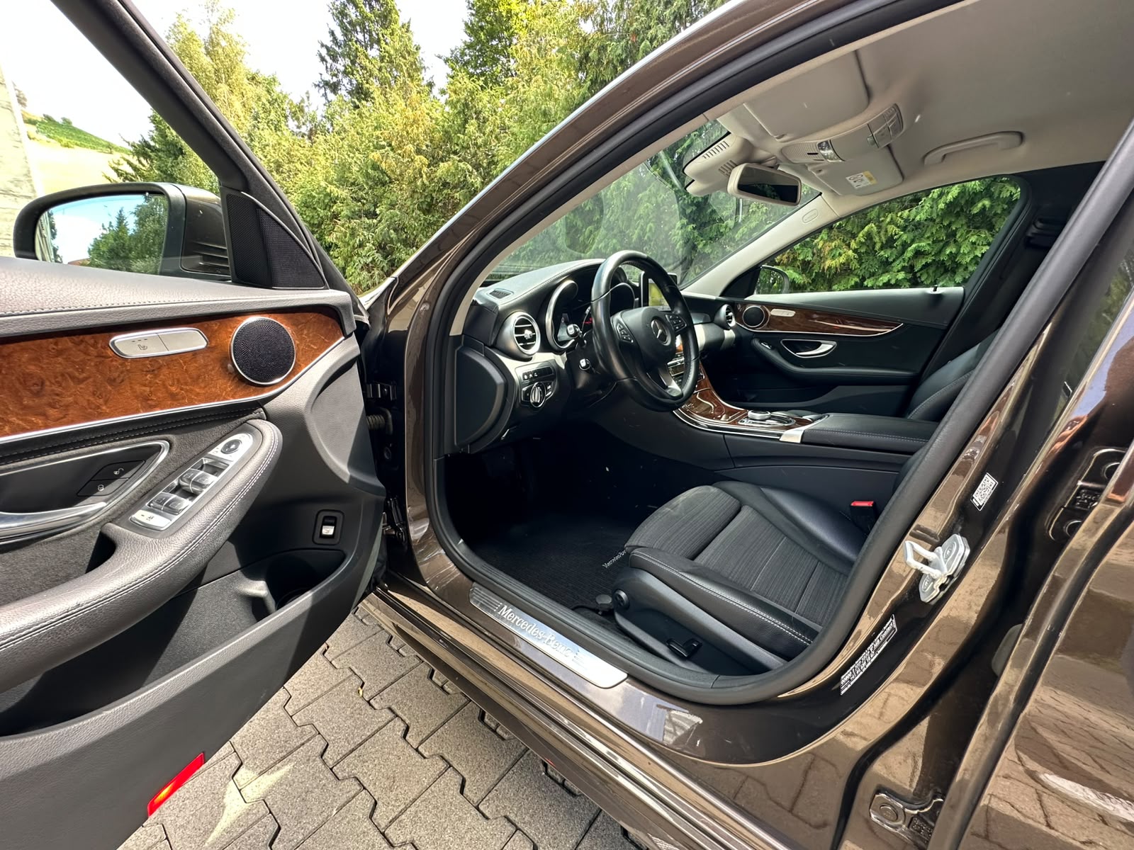 MERCEDES-BENZ C 220 BlueTEC Swiss Star AMG Line 7G-Tronic-image-8