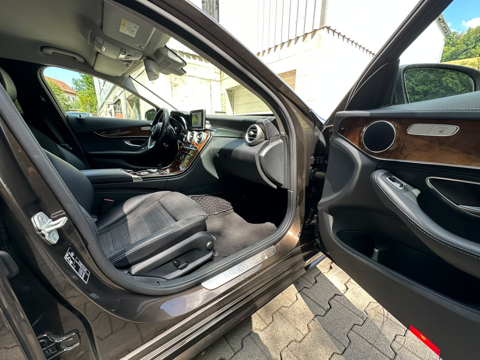 MERCEDES-BENZ C 220 BlueTEC Swiss Star AMG Line 7G-Tronic-image-16
